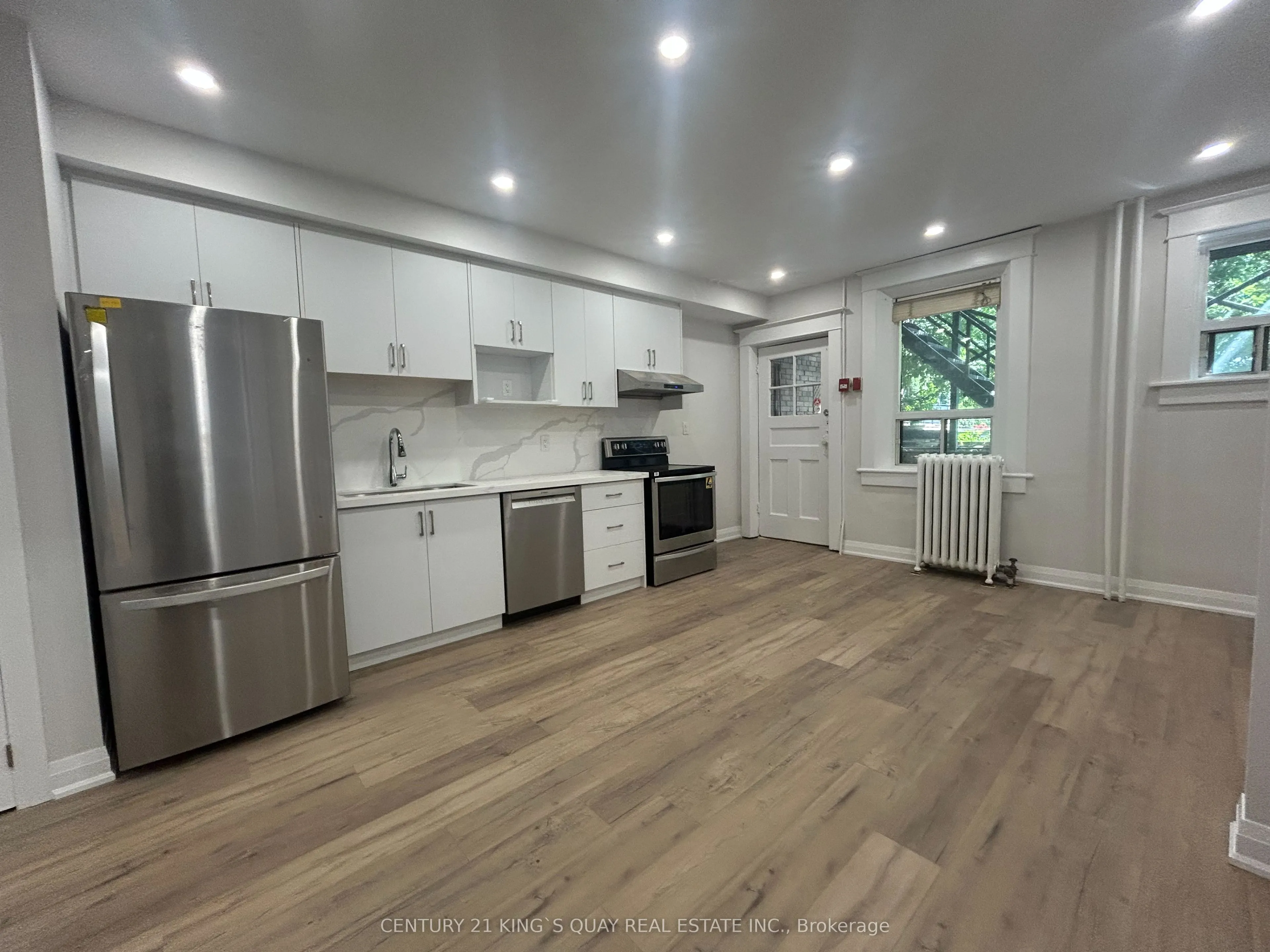 223 Roncesvelles Avenue #1