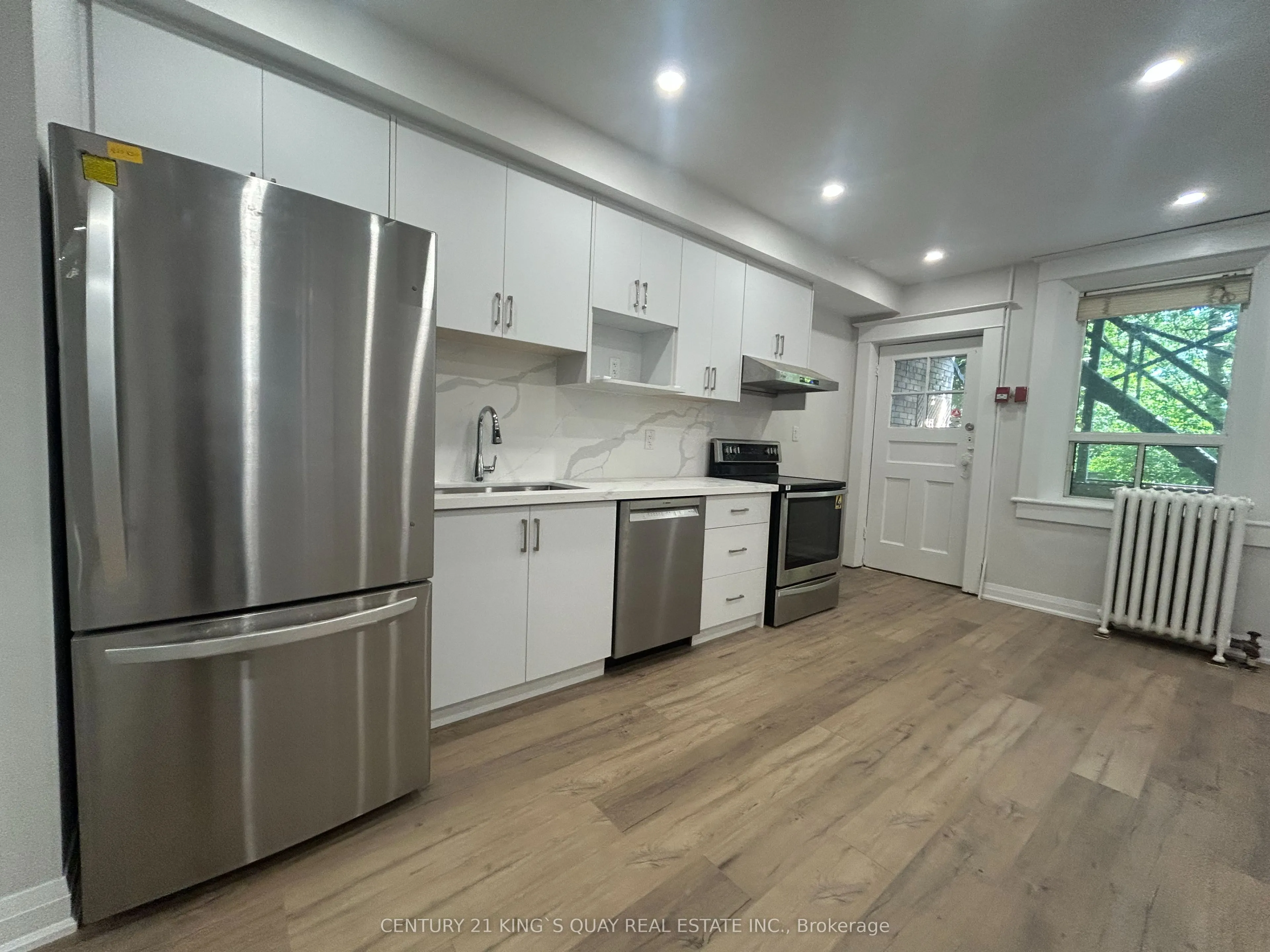 223 Roncesvelles Avenue #1