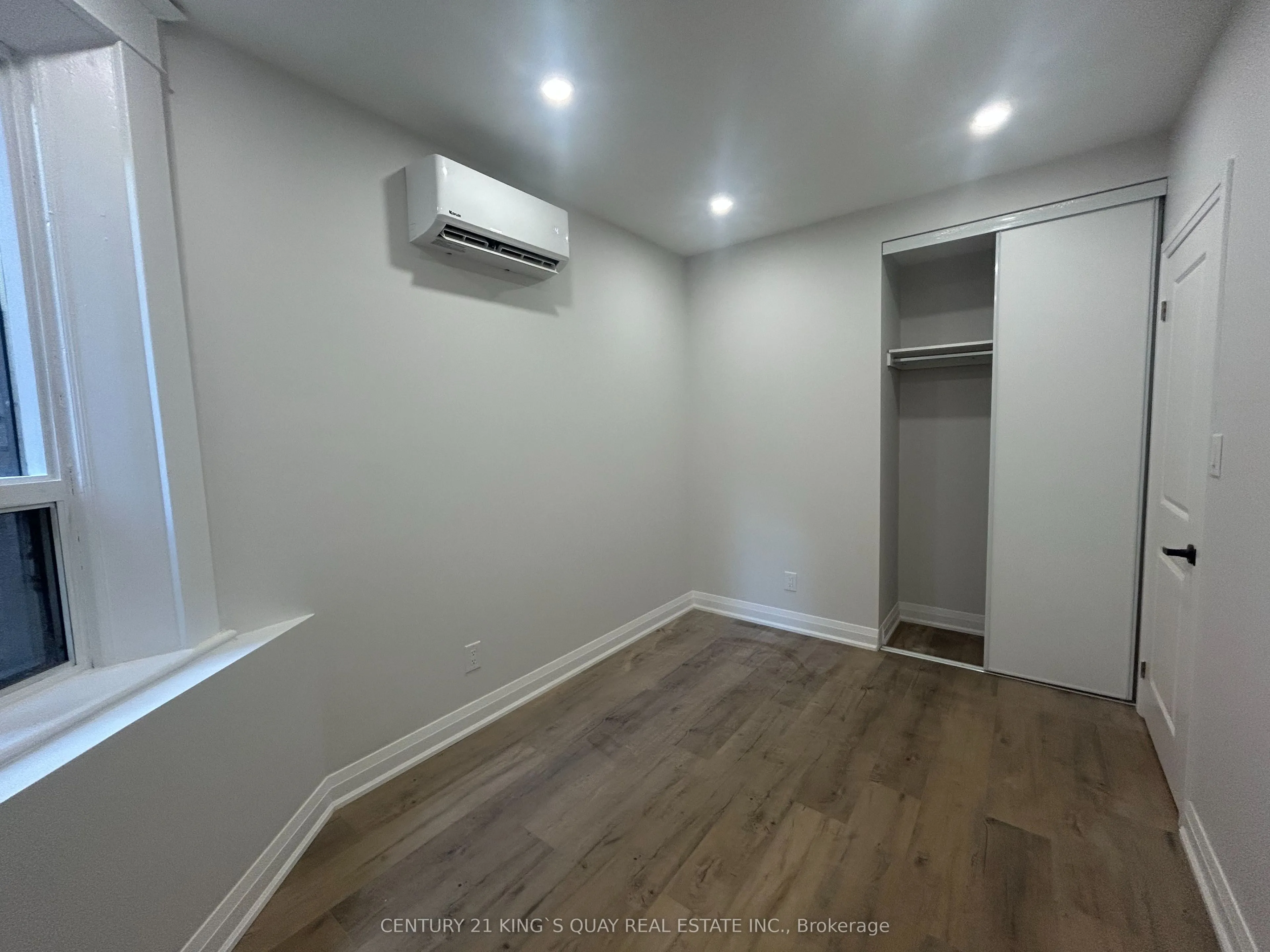 223 Roncesvelles Avenue #1