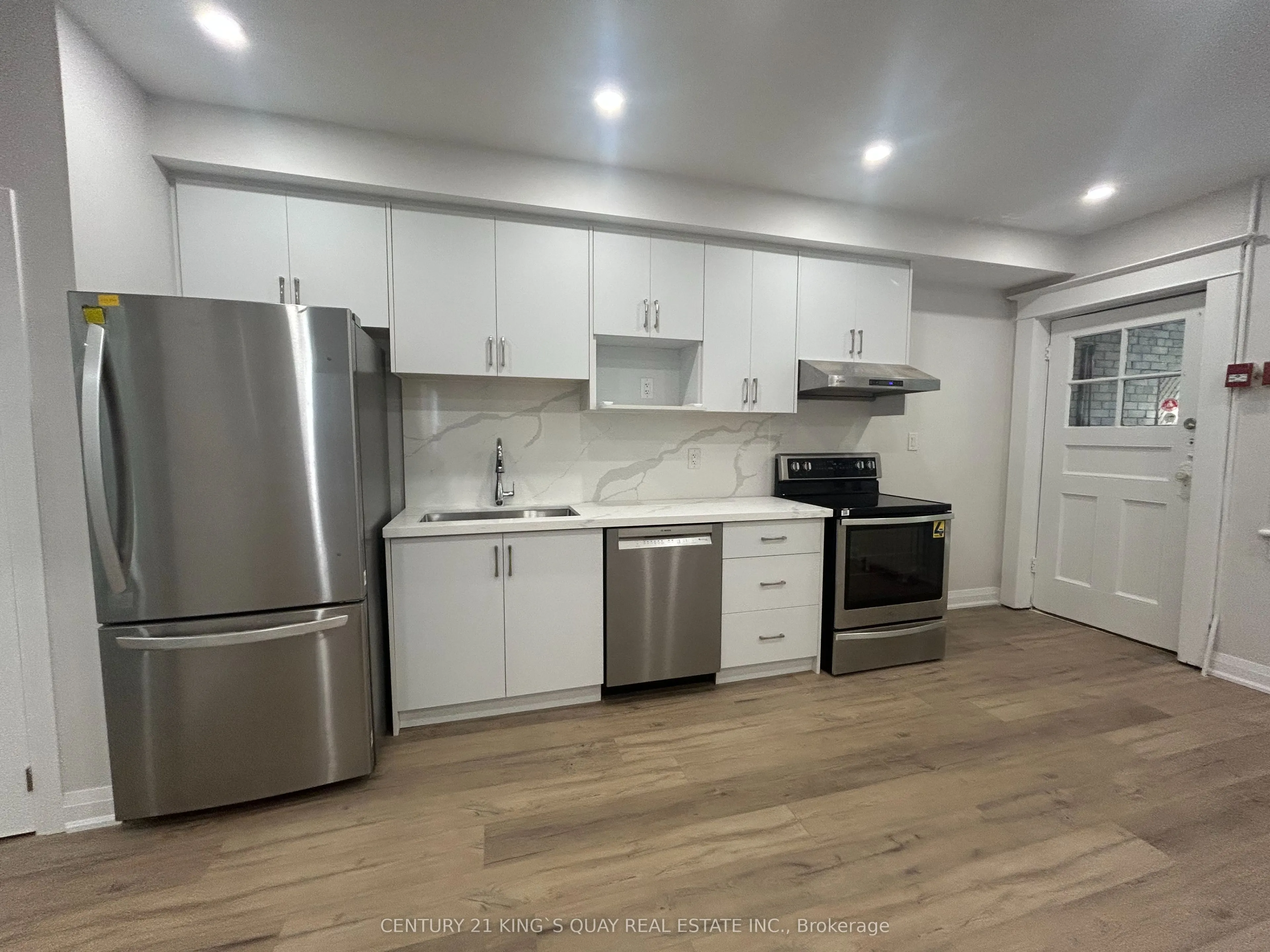 223 Roncesvelles Avenue #1