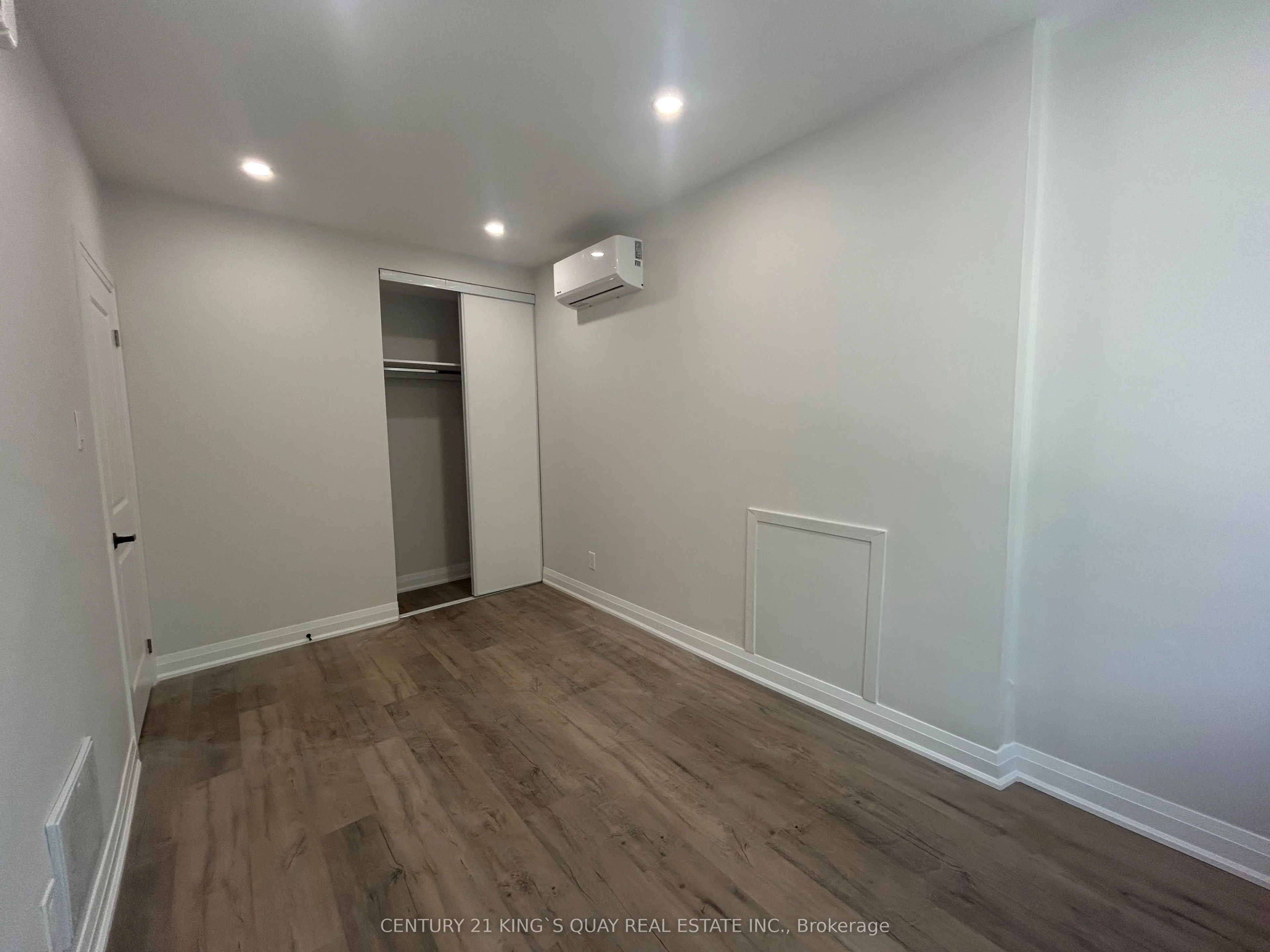 223 Roncesvelles Avenue #1