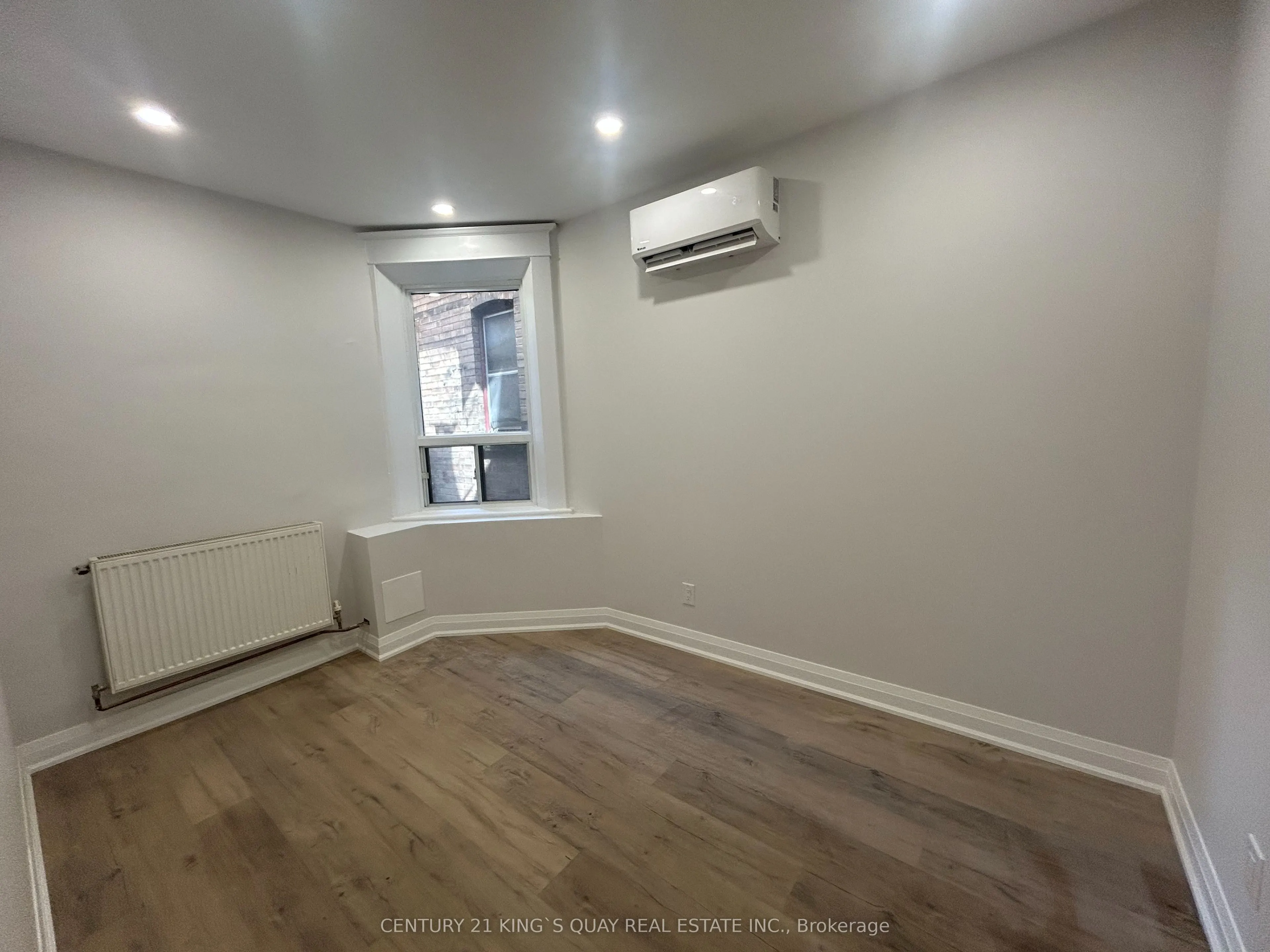 223 Roncesvelles Avenue #1