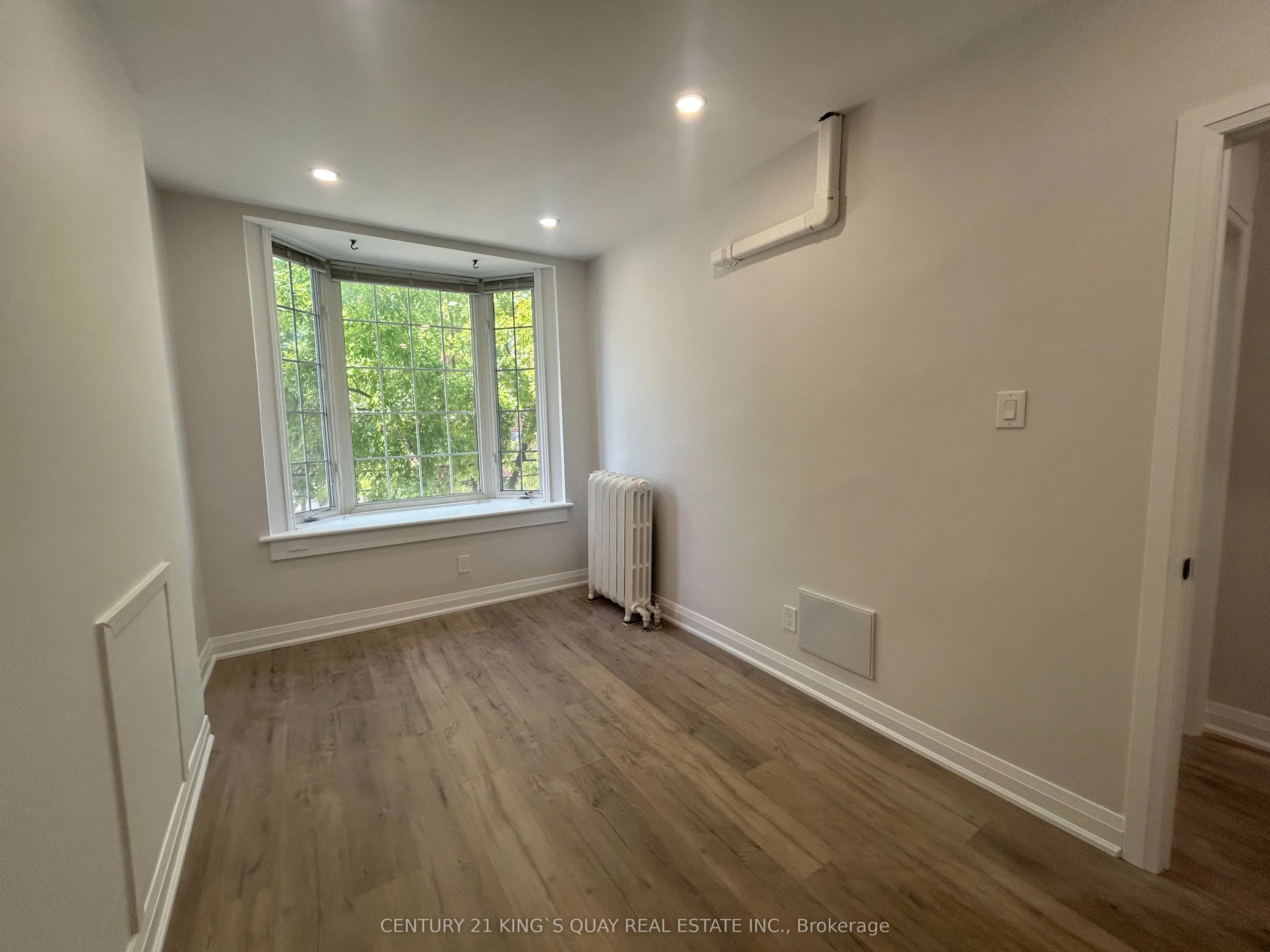 223 Roncesvelles Avenue #1