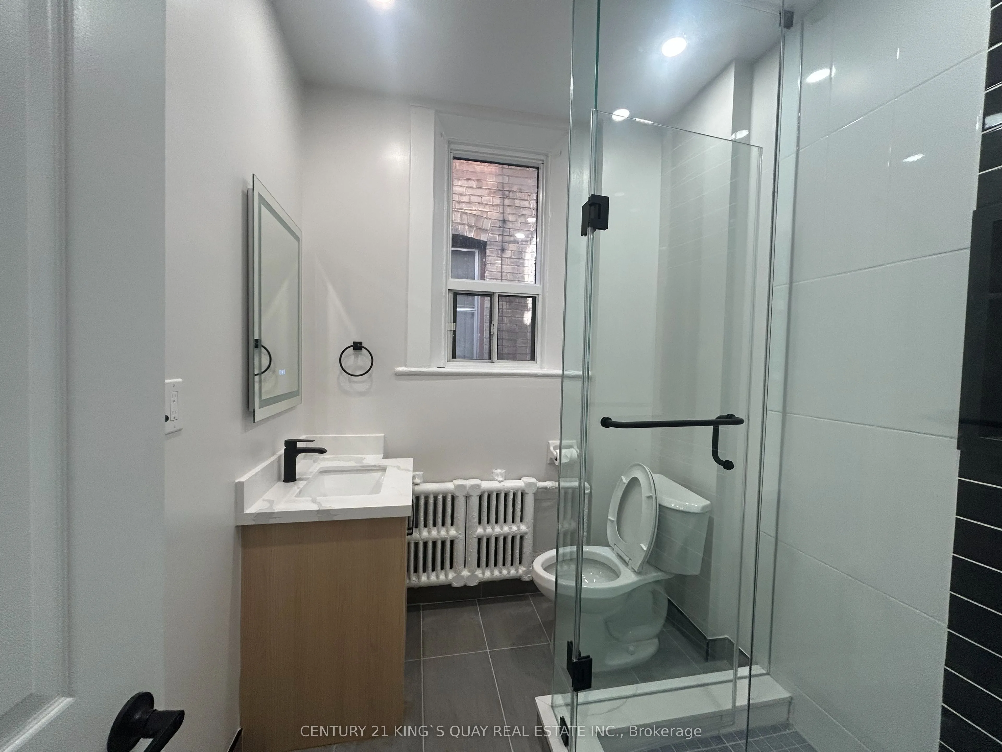 223 Roncesvelles Avenue #1