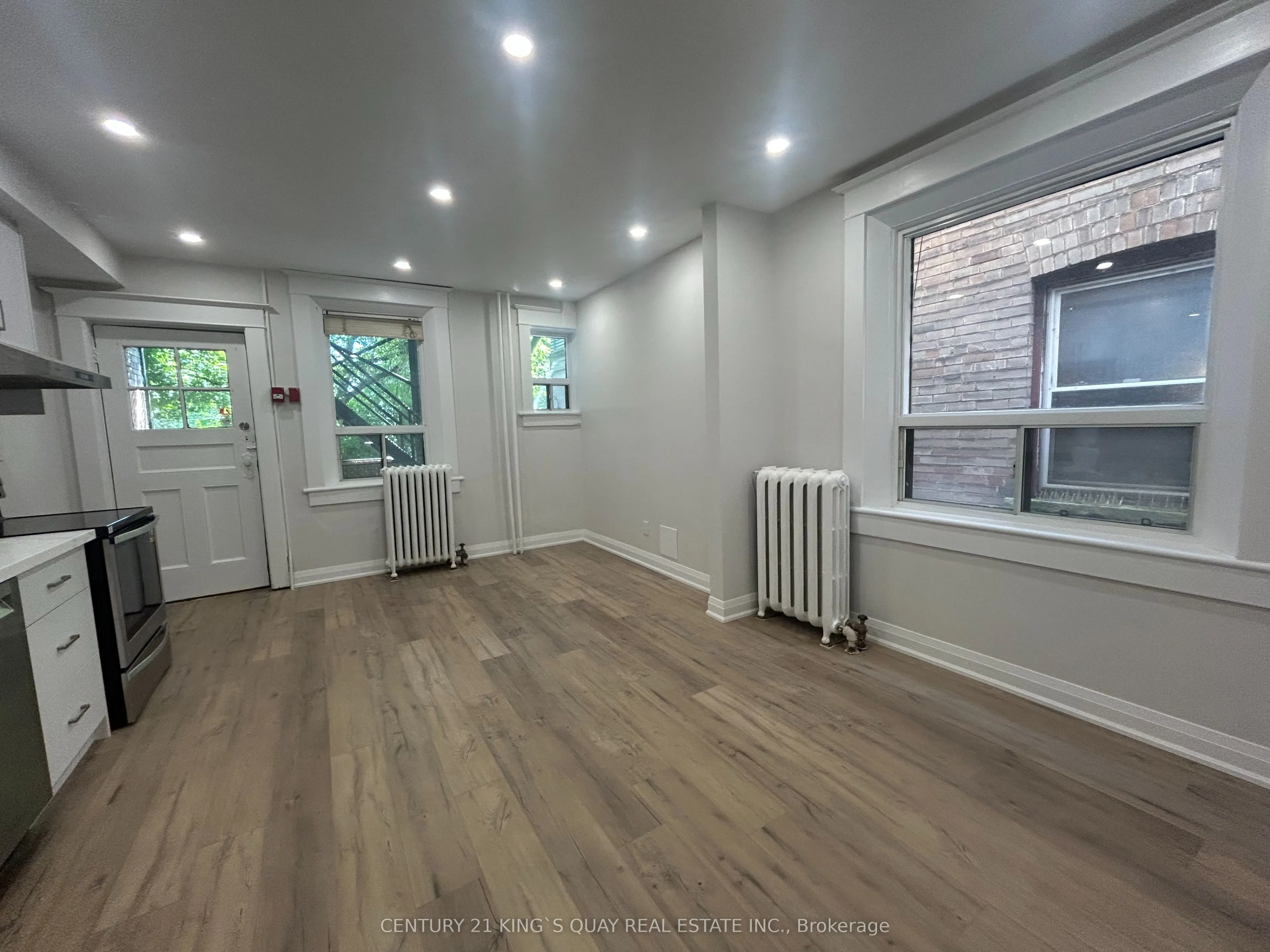 223 Roncesvelles Avenue #1