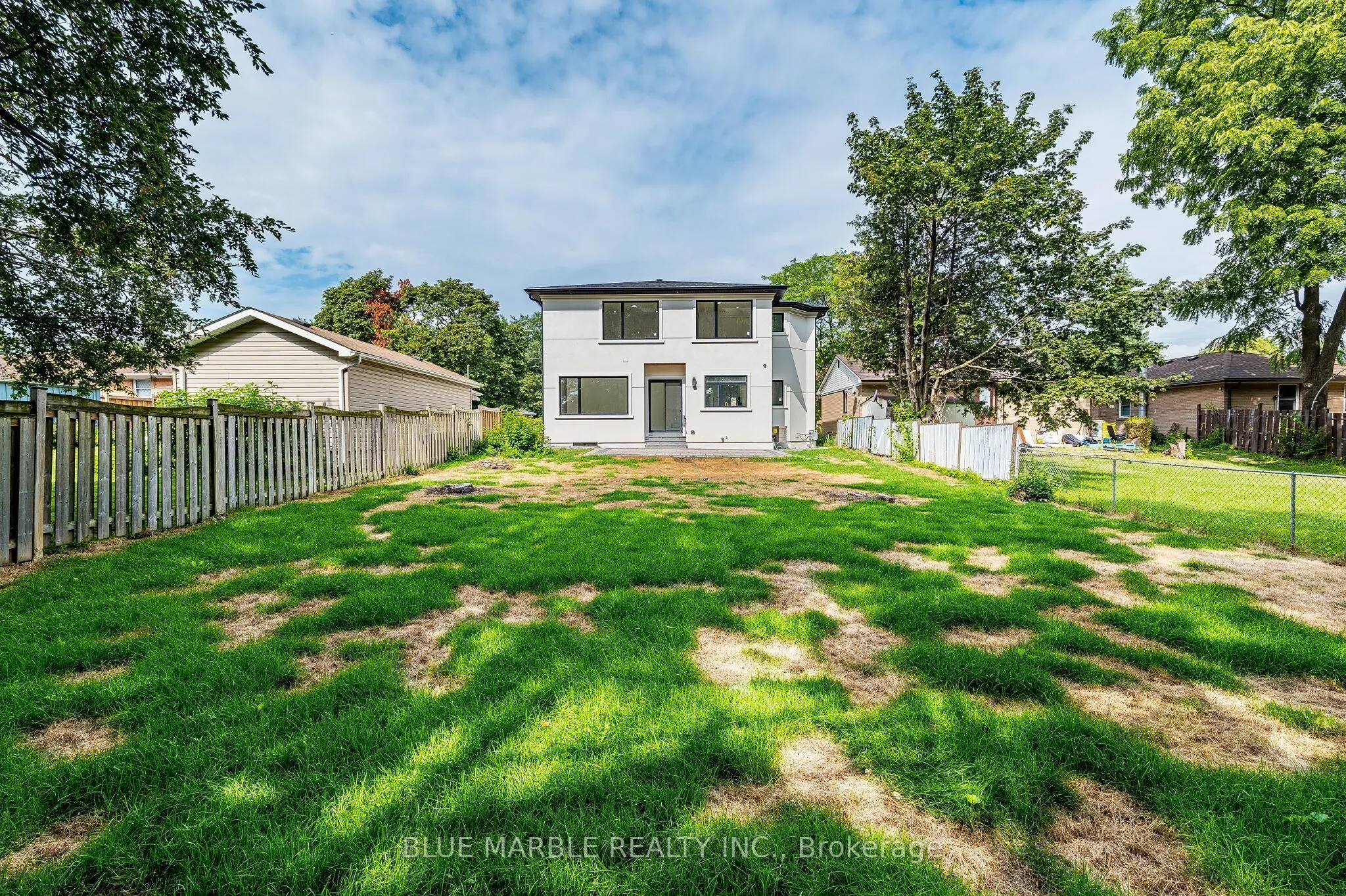 320 Kingsleigh Court