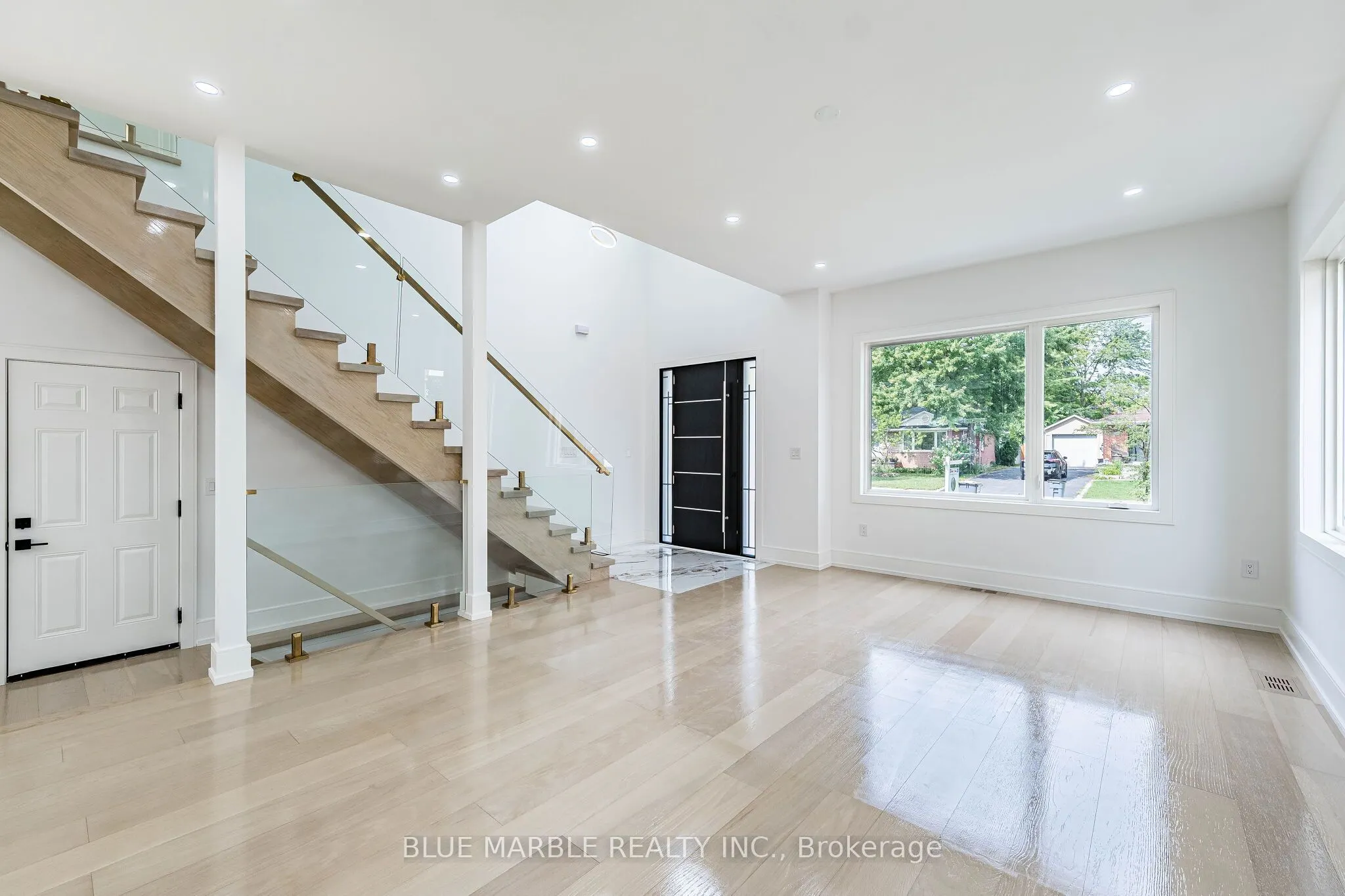 320 Kingsleigh Court