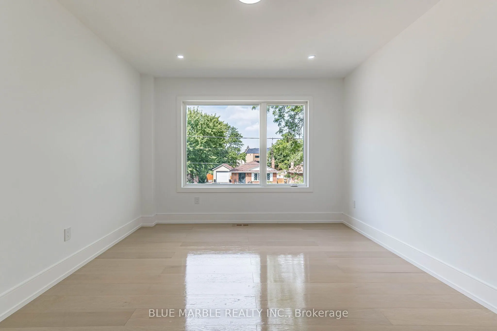 320 Kingsleigh Court