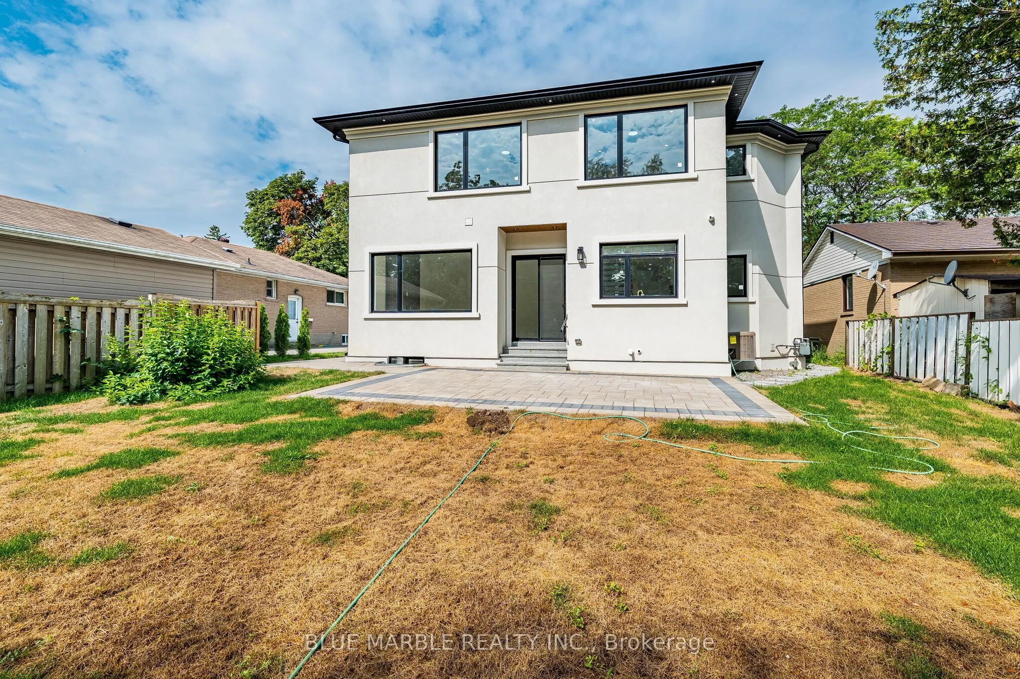 320 Kingsleigh Court