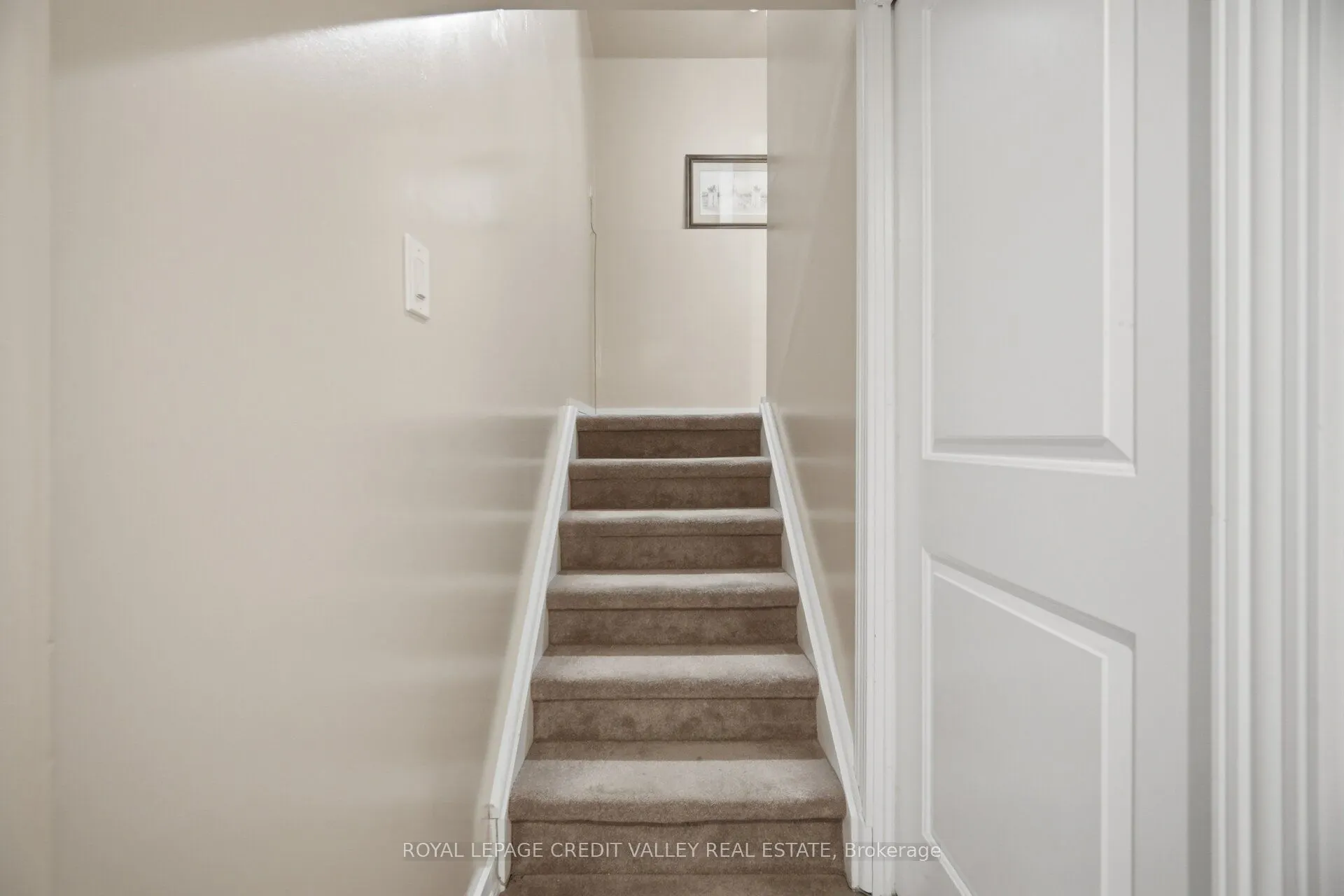 10 Gladstone Square