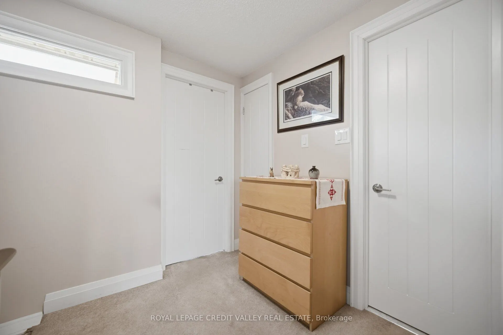 10 Gladstone Square