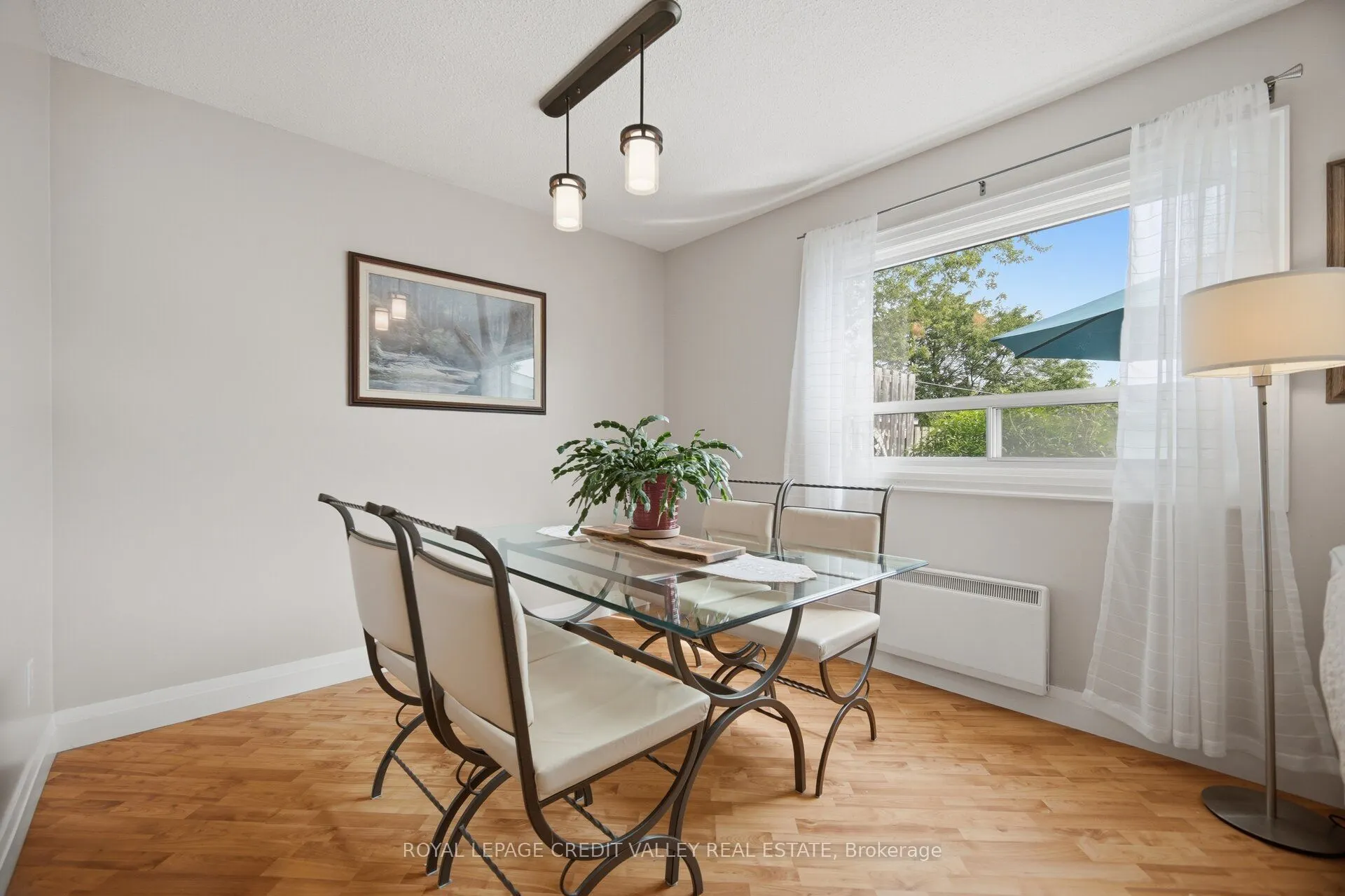 10 Gladstone Square