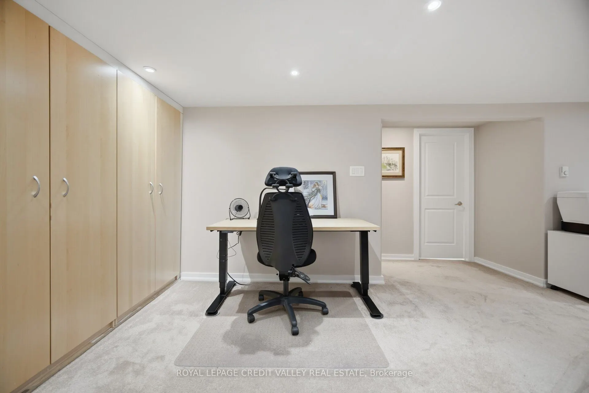 10 Gladstone Square
