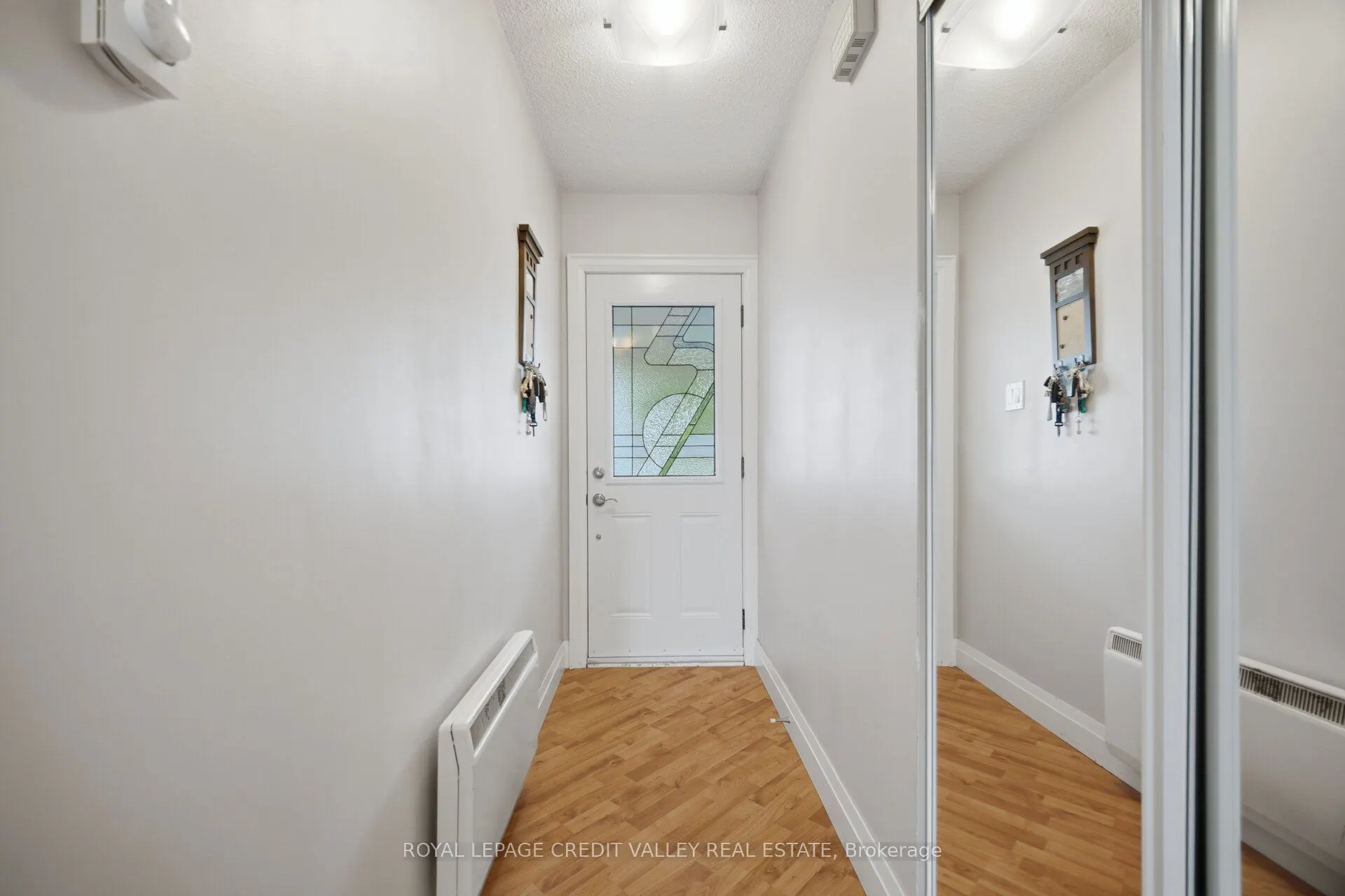 10 Gladstone Square