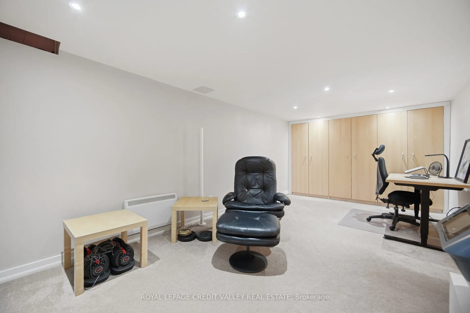 10 Gladstone Square