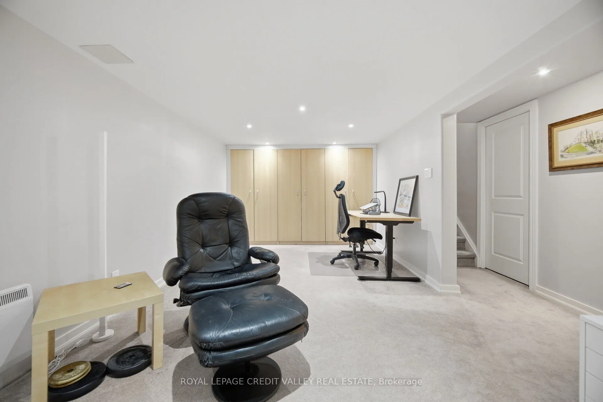 10 Gladstone Square