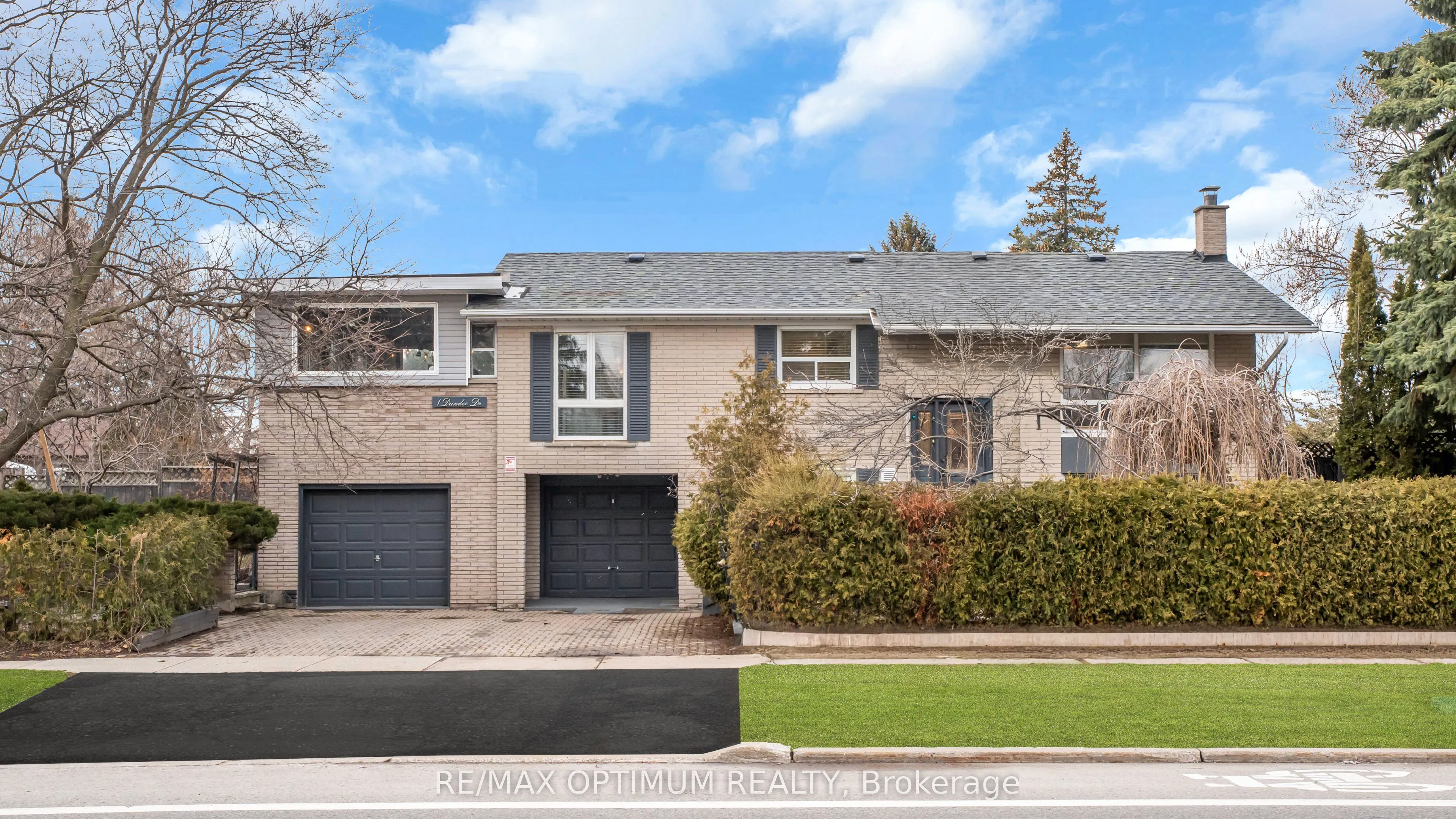1 Dundee Drive