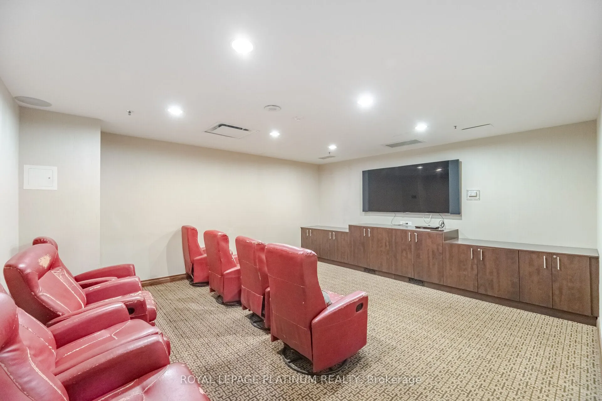 156 Enfield Place #703