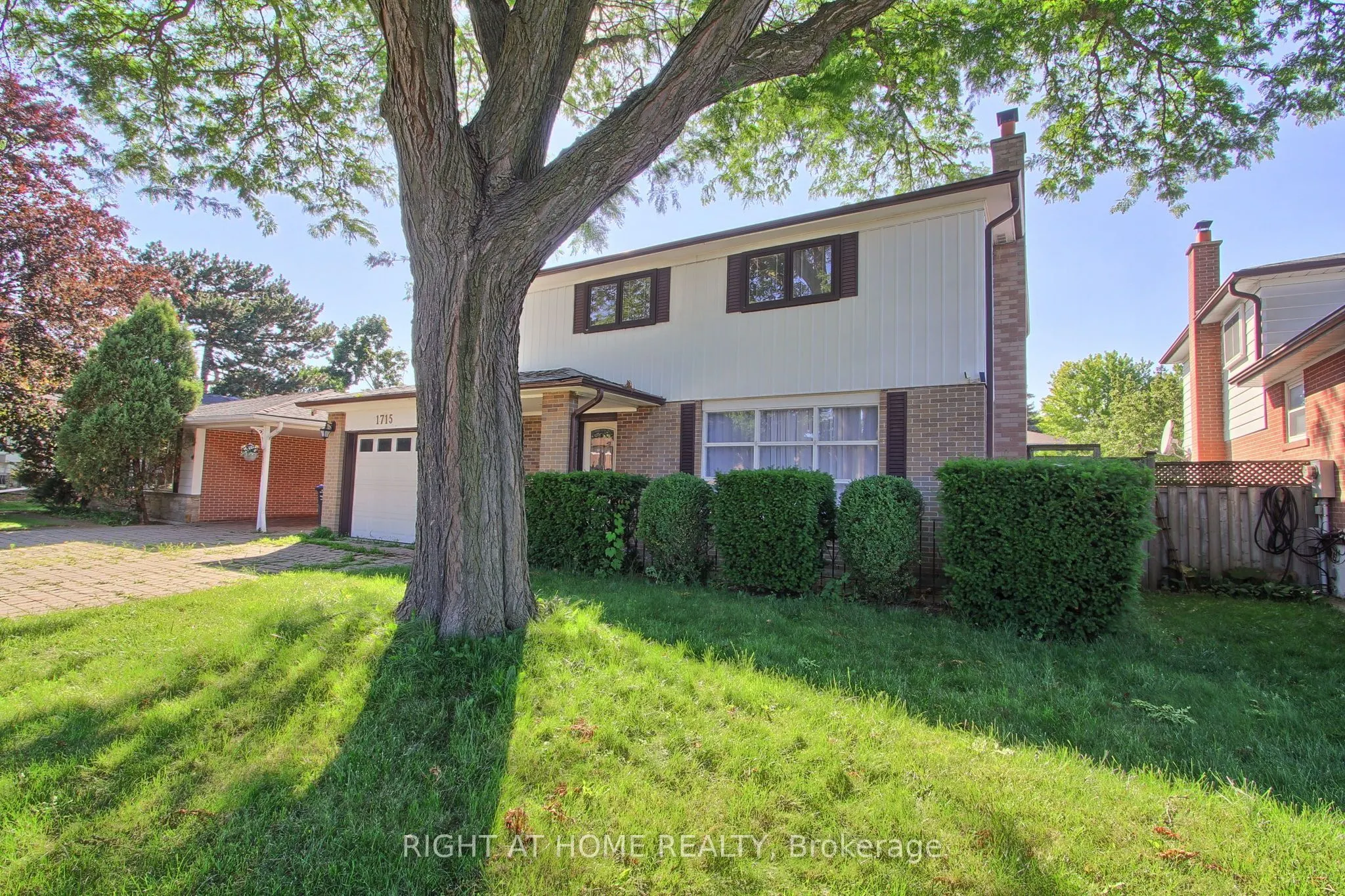 1715 Oberon Crescent