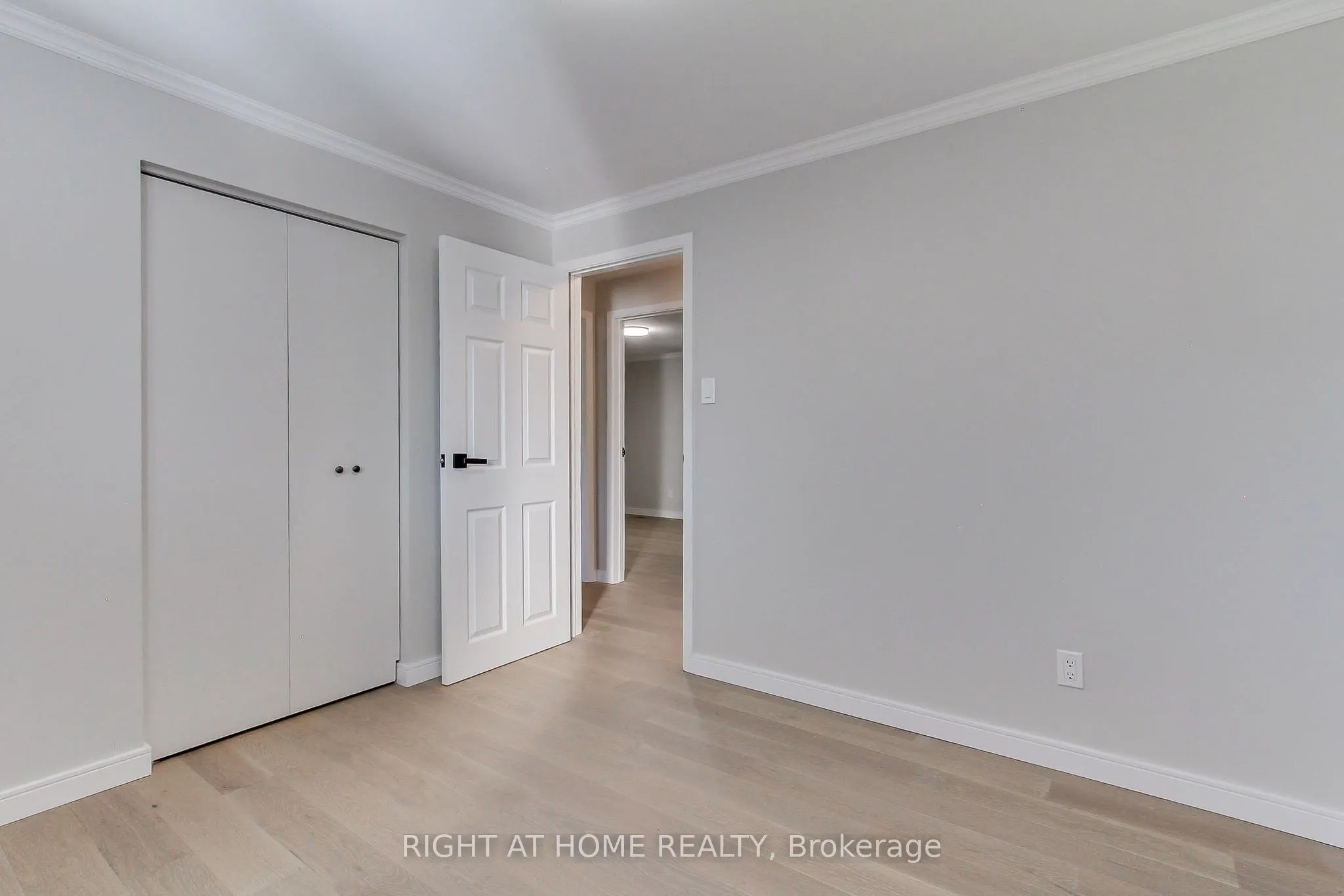 1715 Oberon Crescent