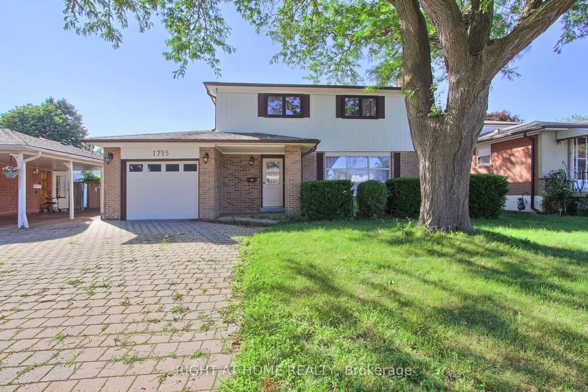 1715 Oberon Crescent