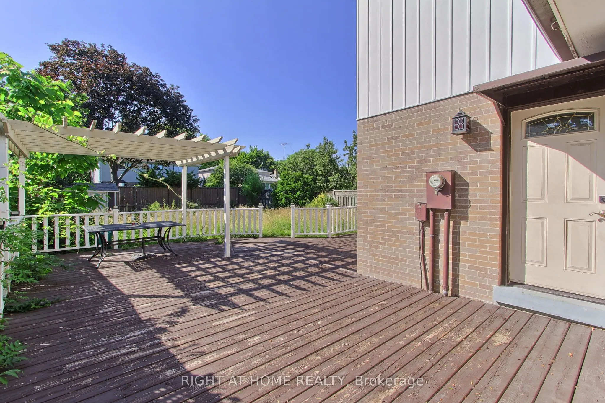 1715 Oberon Crescent