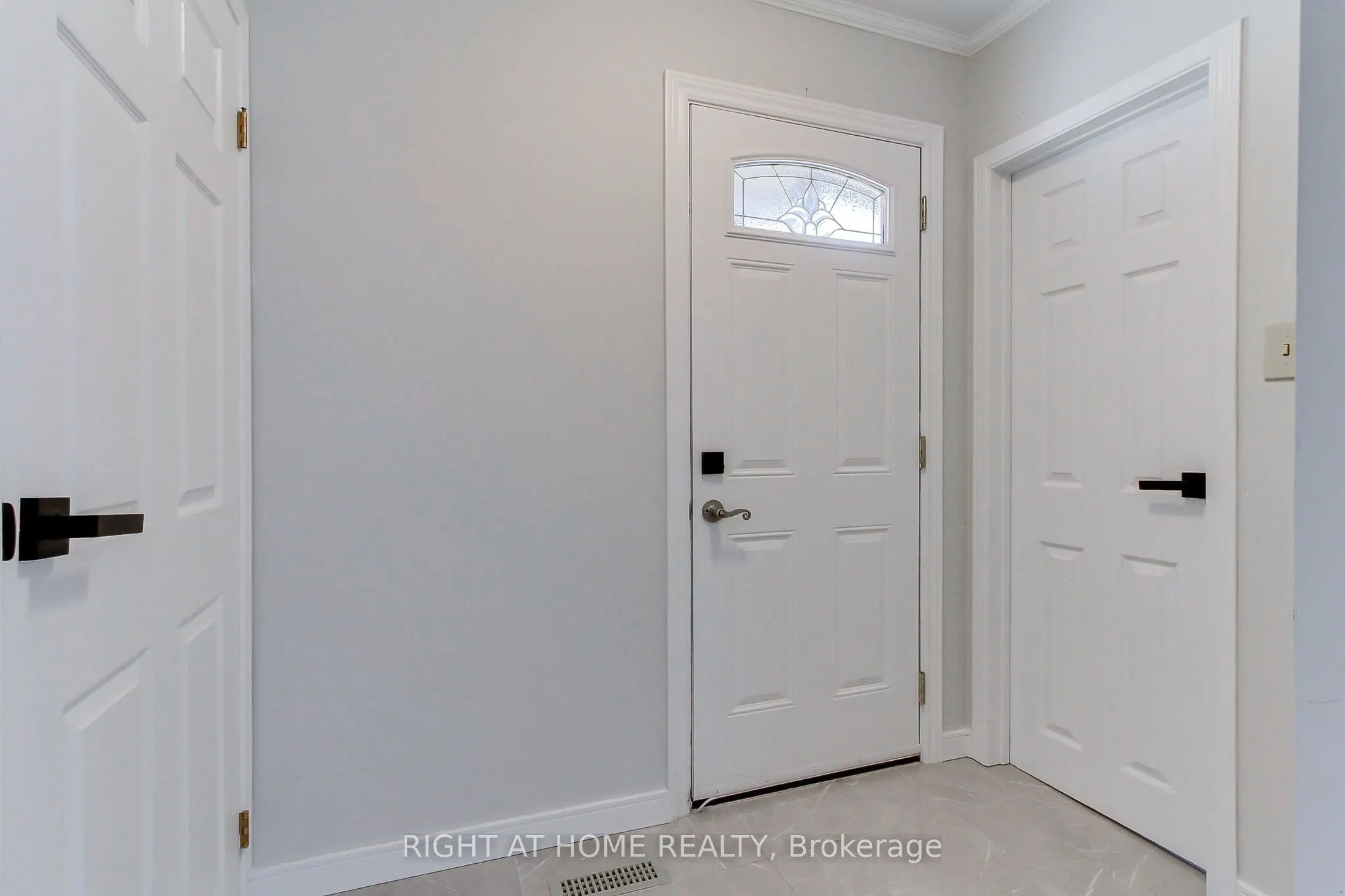 1715 Oberon Crescent