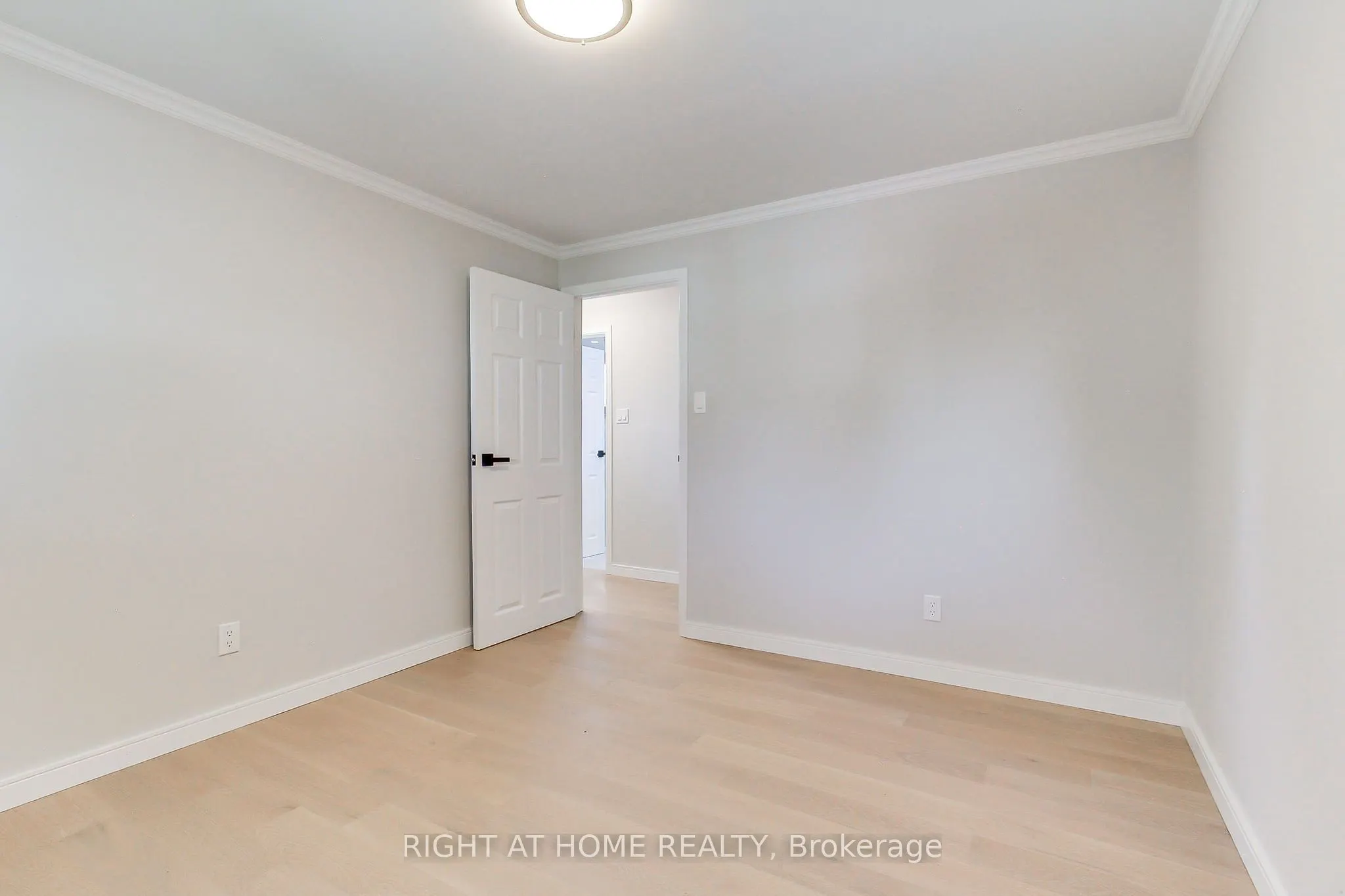 1715 Oberon Crescent