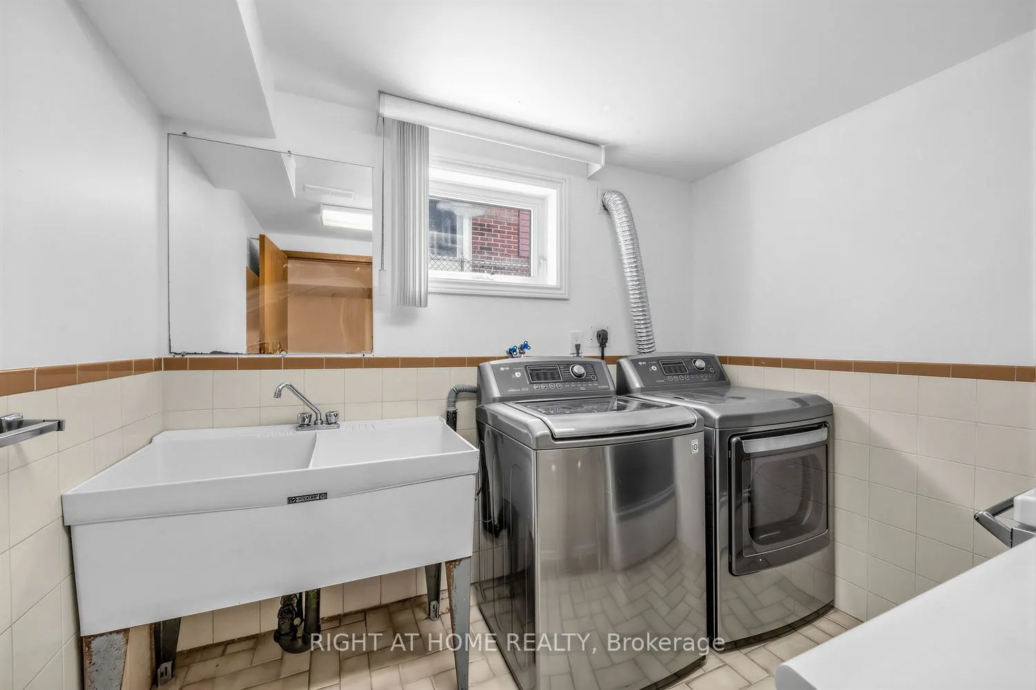 3126 Mccarthy Court