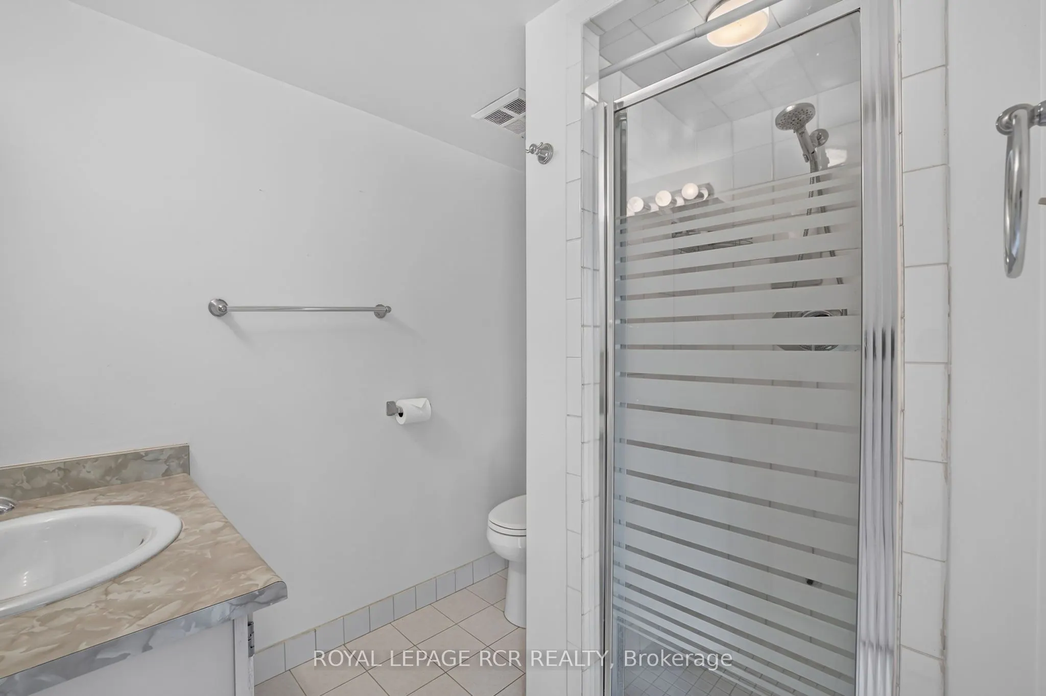 3650 Kaneff Crescent #303