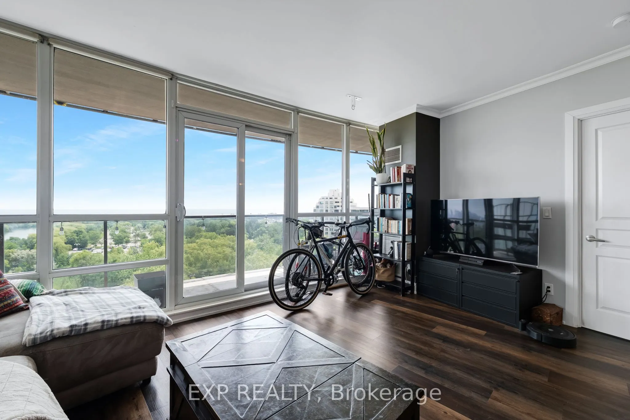 2230 Lake Shore Boulevard W #808