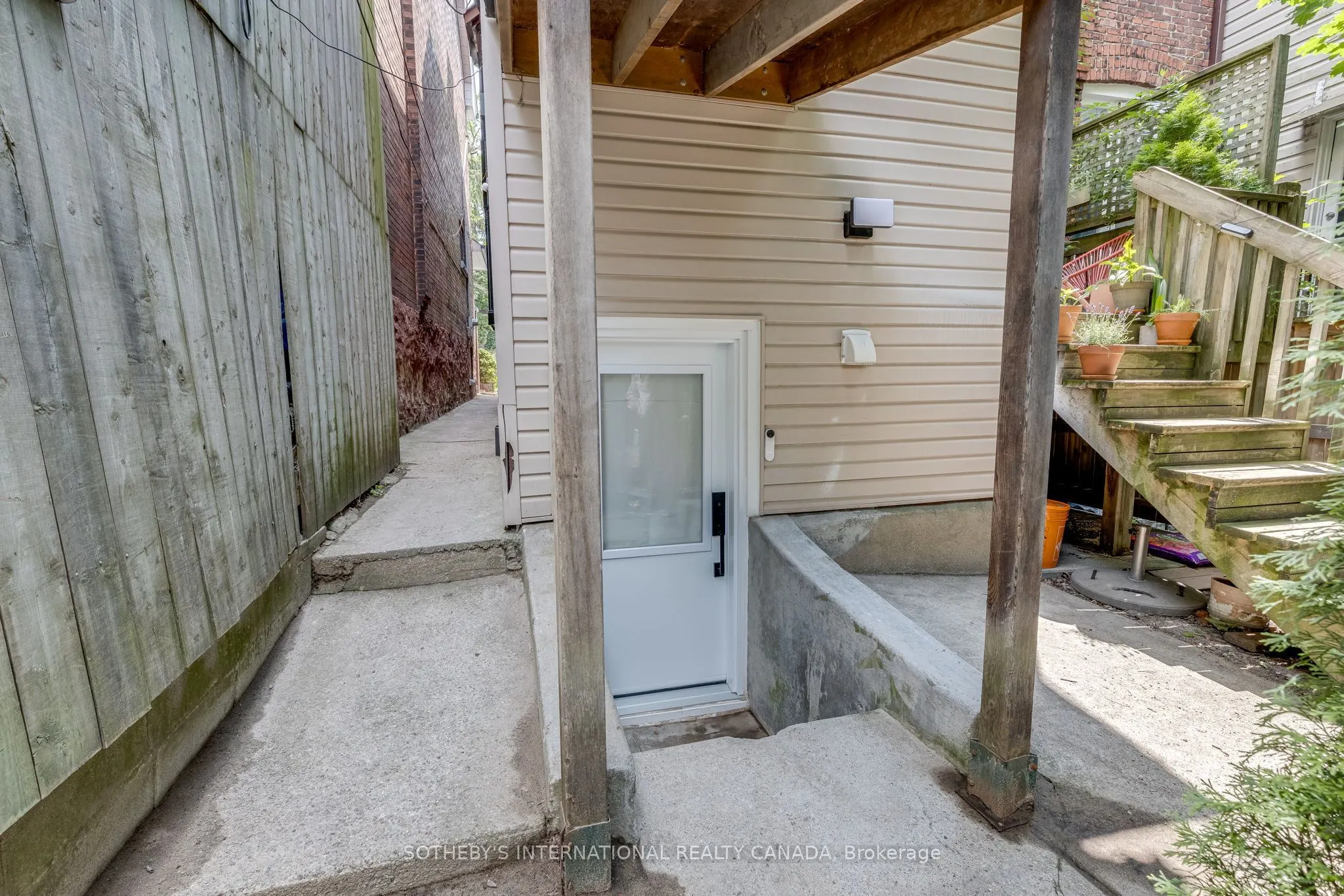 120 Glenlake Avenue #Bsmt