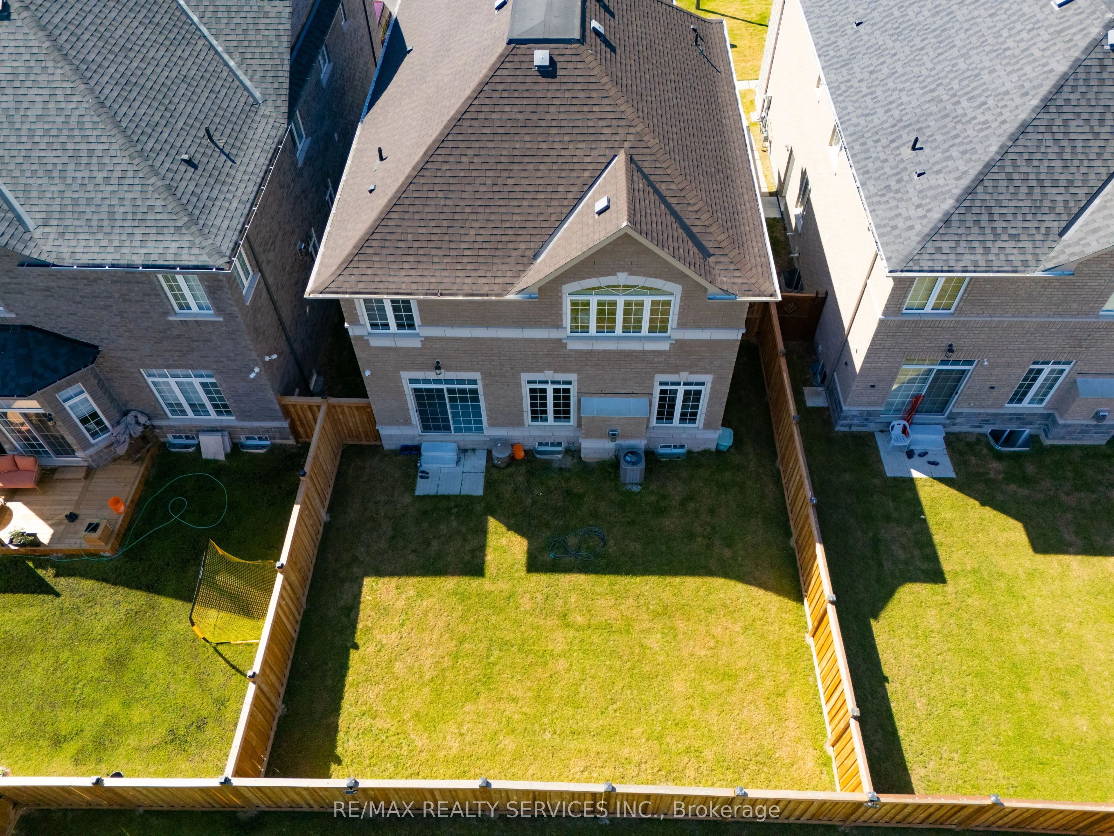 40 Rosewell Crescent