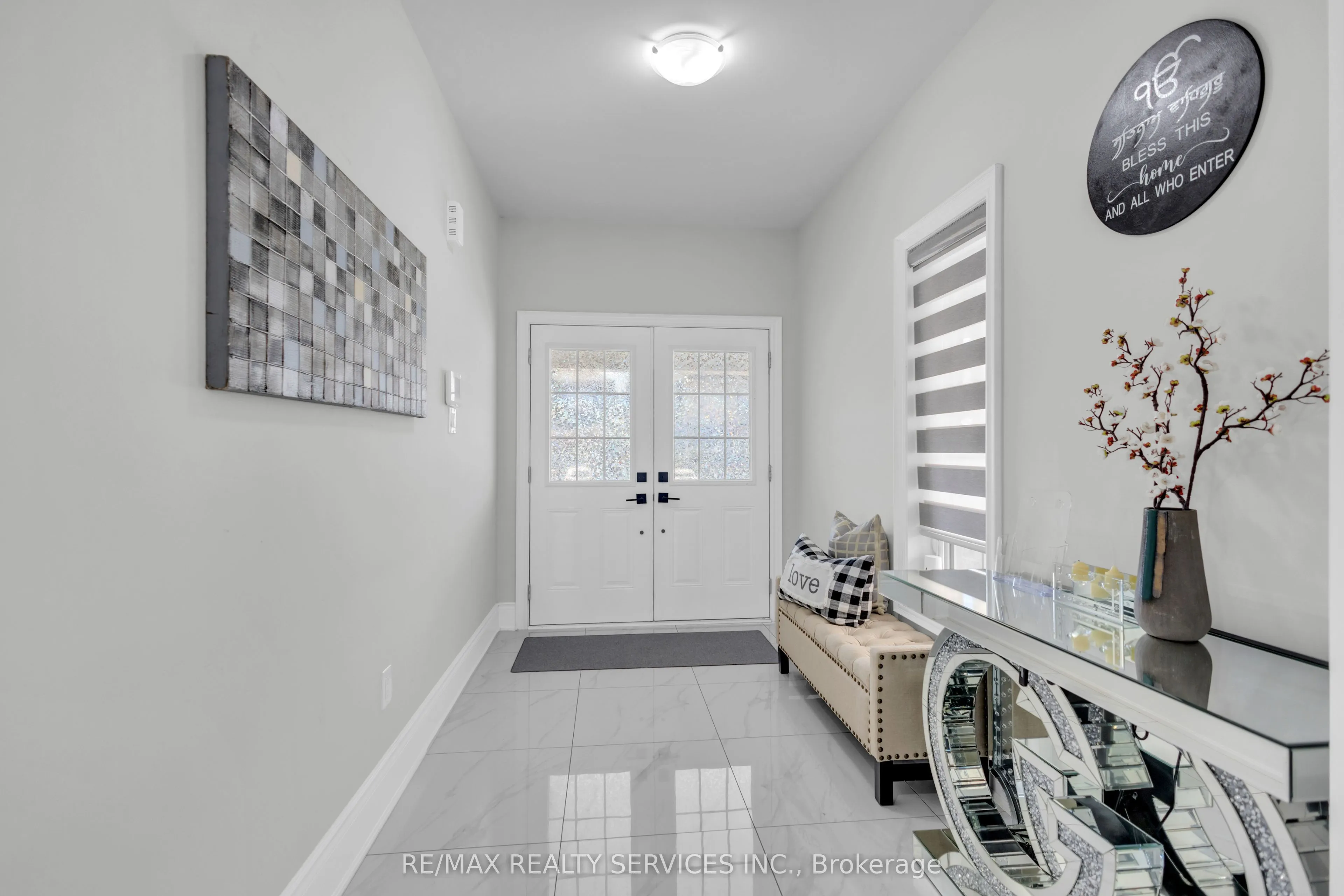 40 Rosewell Crescent
