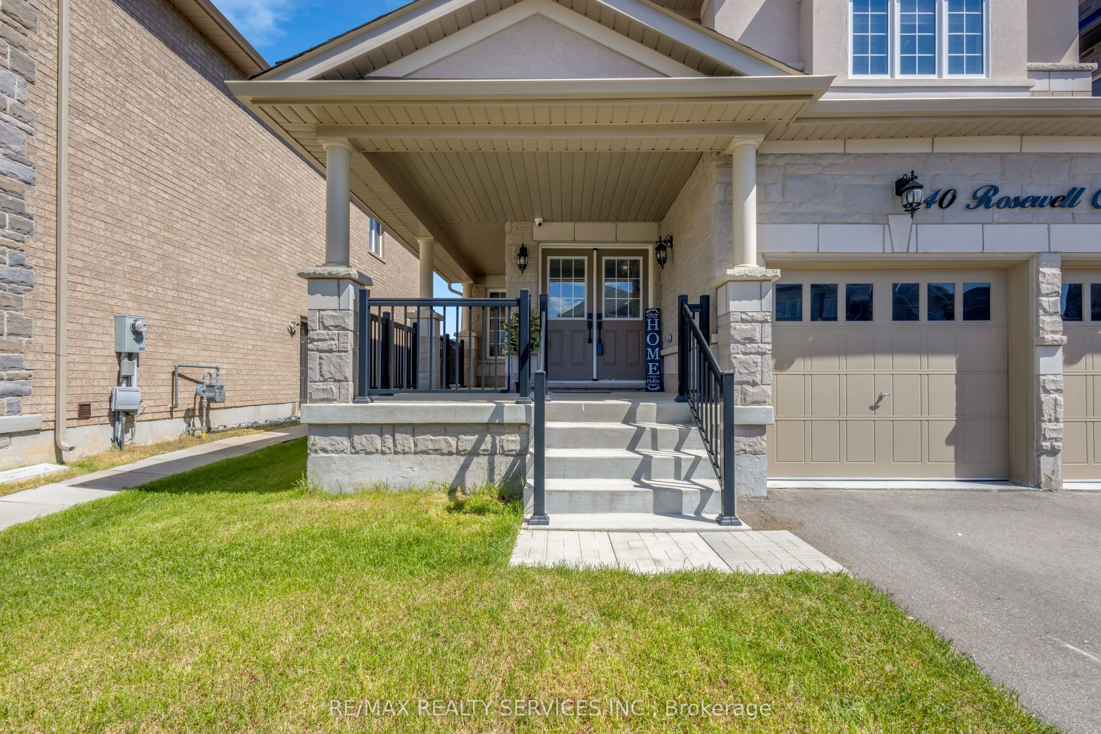 40 Rosewell Crescent