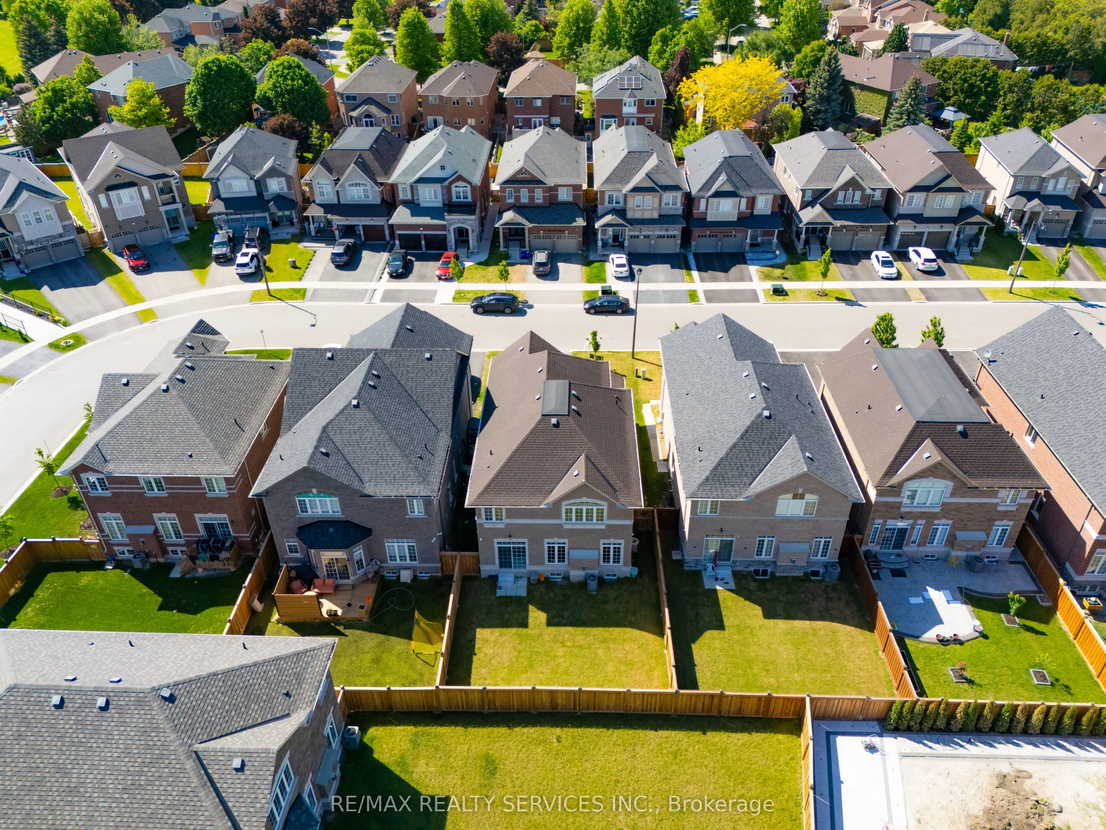 40 Rosewell Crescent