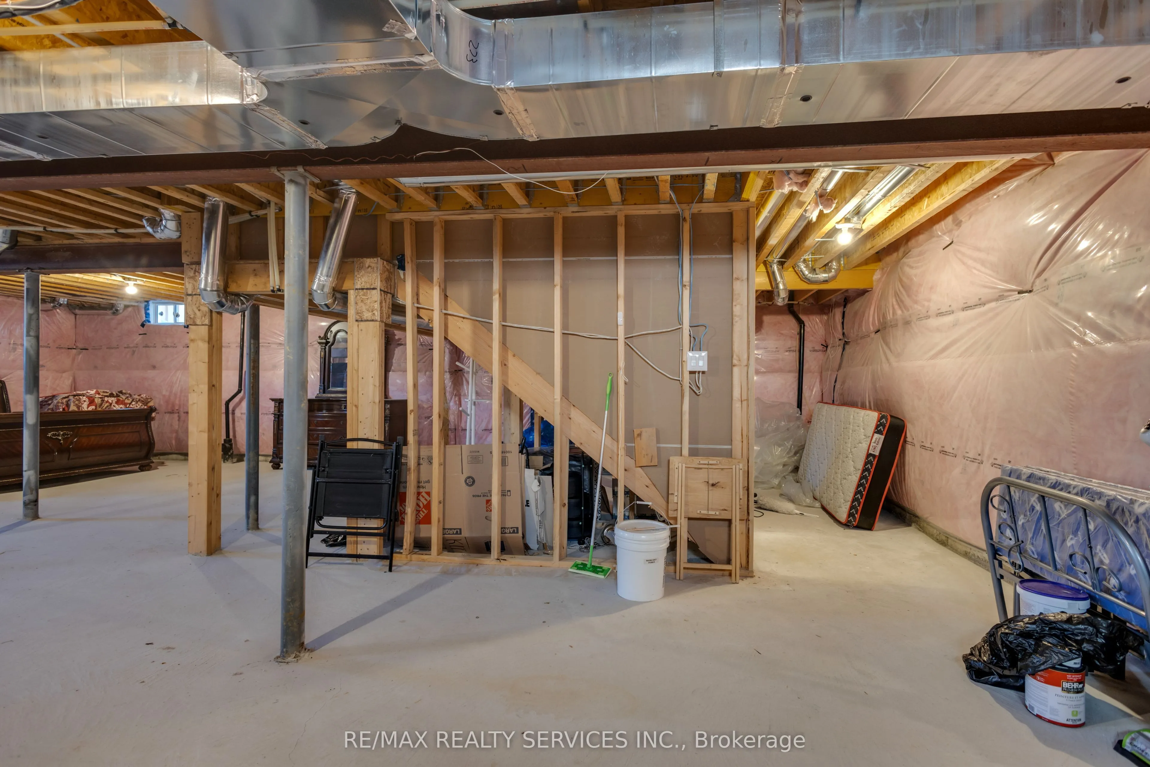 40 Rosewell Crescent