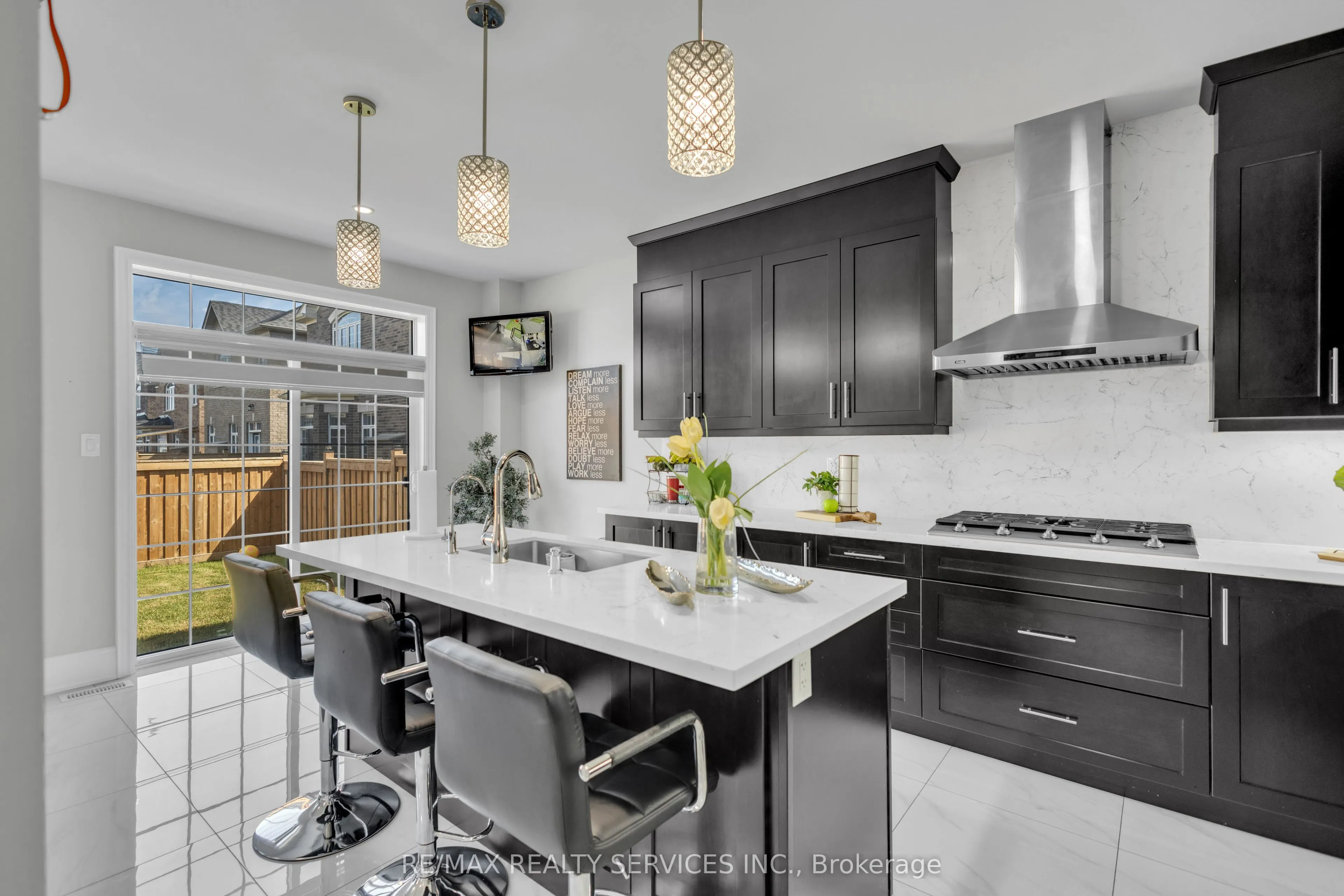 40 Rosewell Crescent