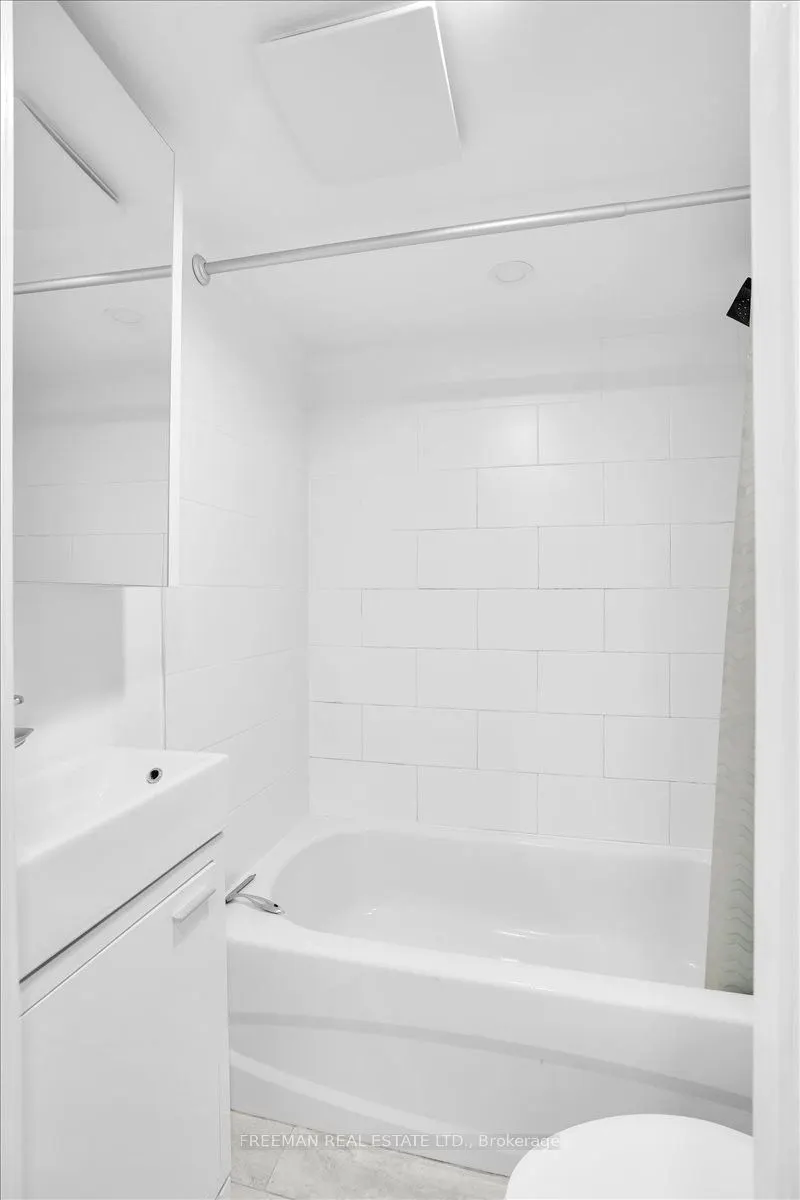 15 Thorburn Avenue #B03