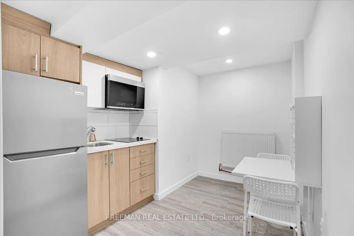15 Thorburn Avenue #B03
