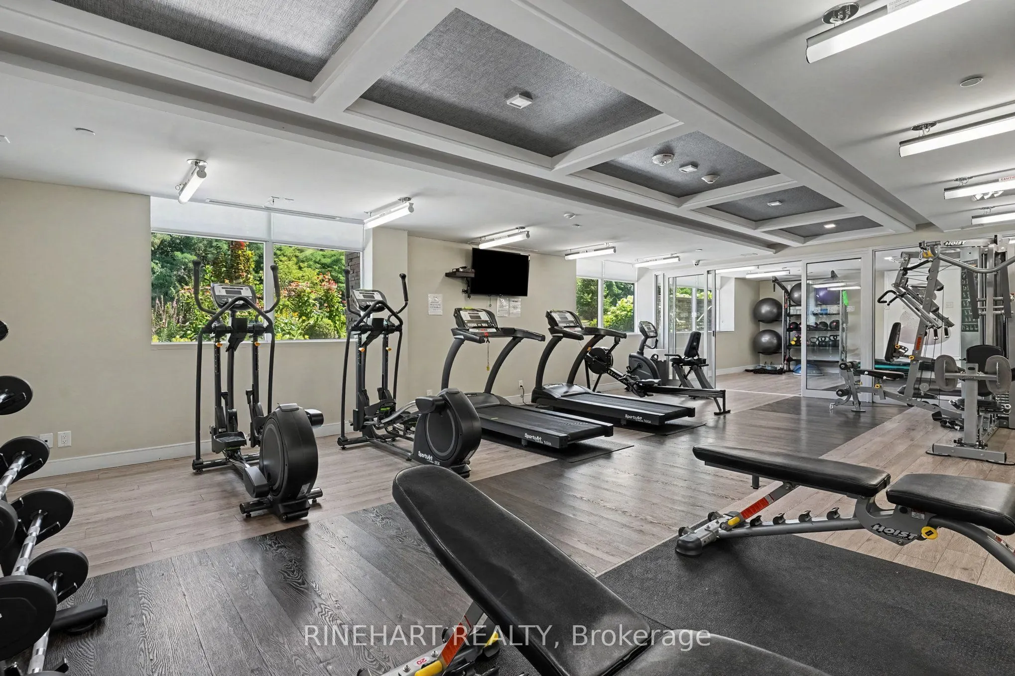 1575 Lakeshore Road W #352
