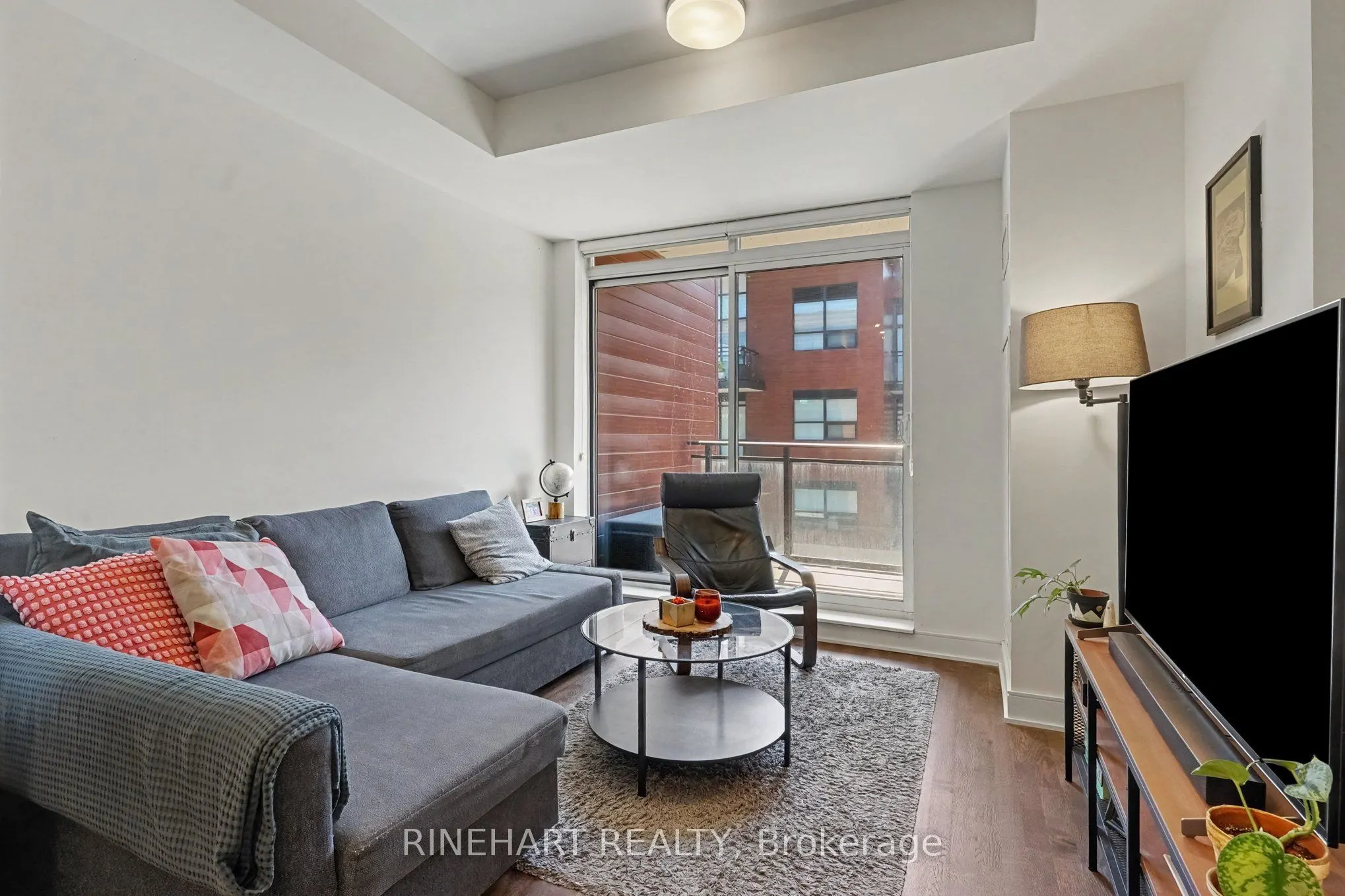 1575 Lakeshore Road W #352