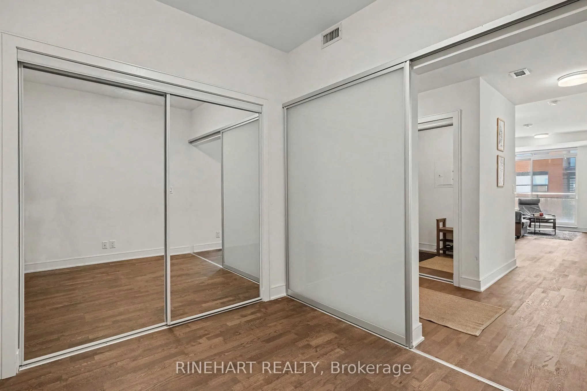 1575 Lakeshore Road W #352