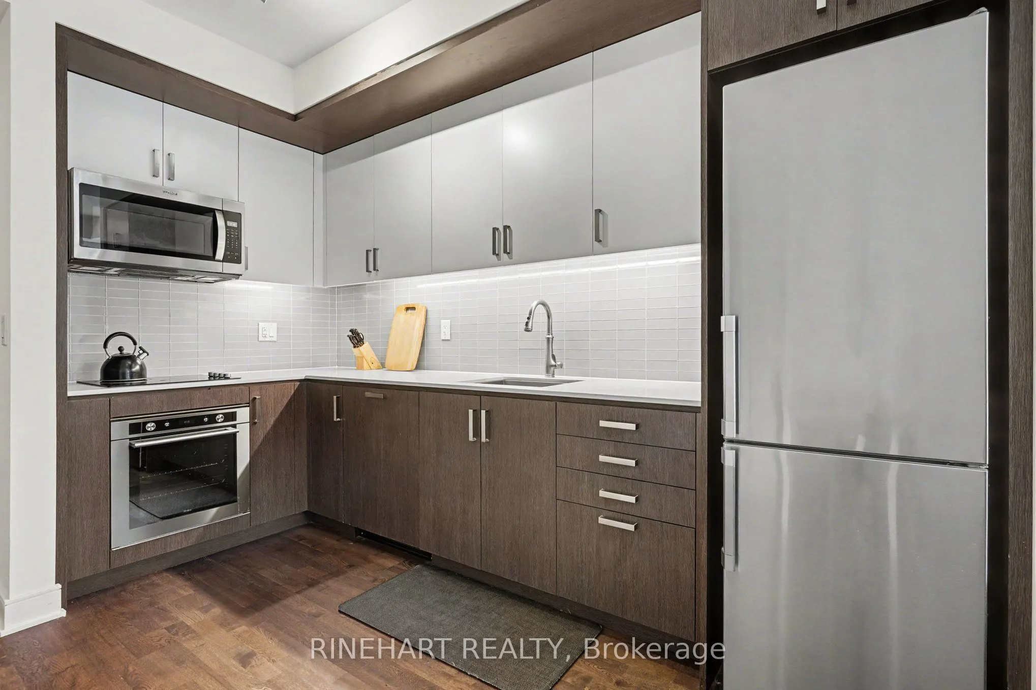 1575 Lakeshore Road W #352