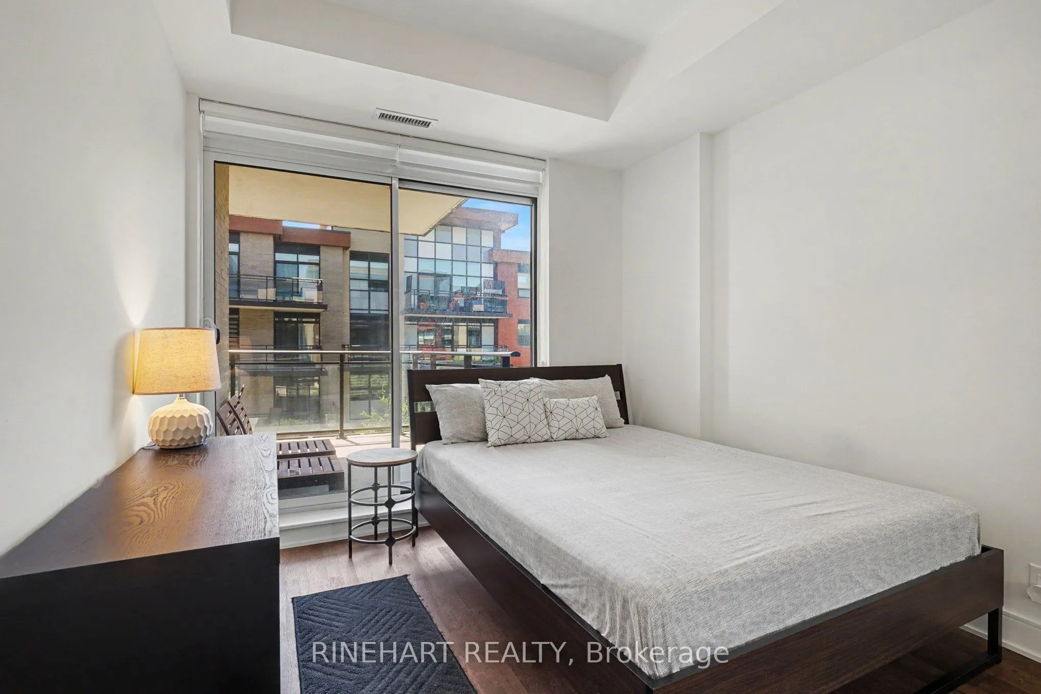 1575 Lakeshore Road W #352