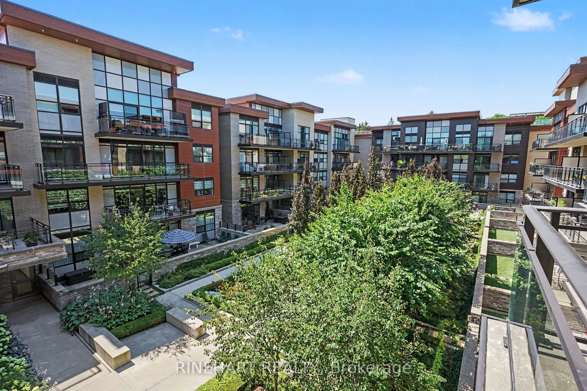 1575 Lakeshore Road W #352
