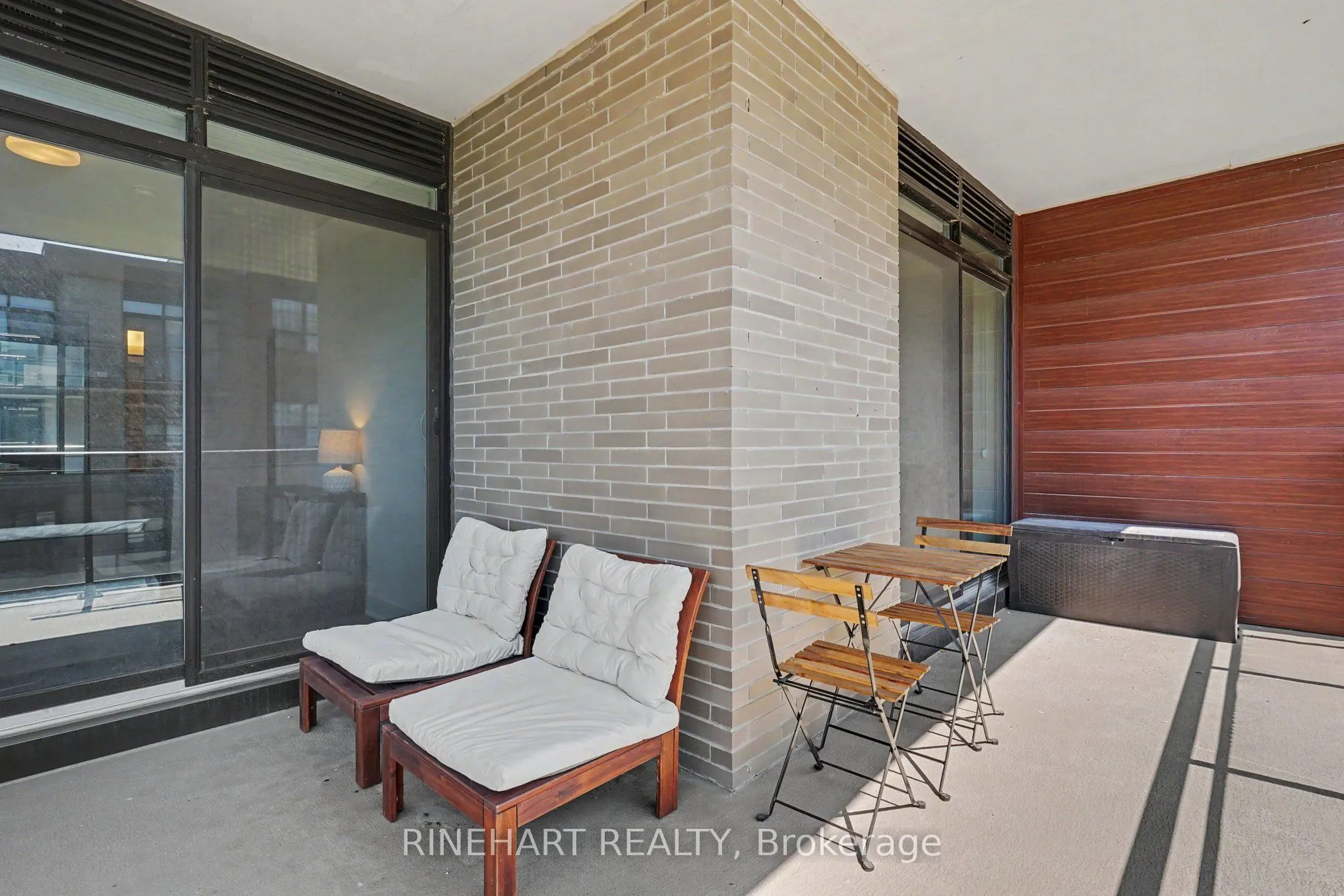 1575 Lakeshore Road W #352