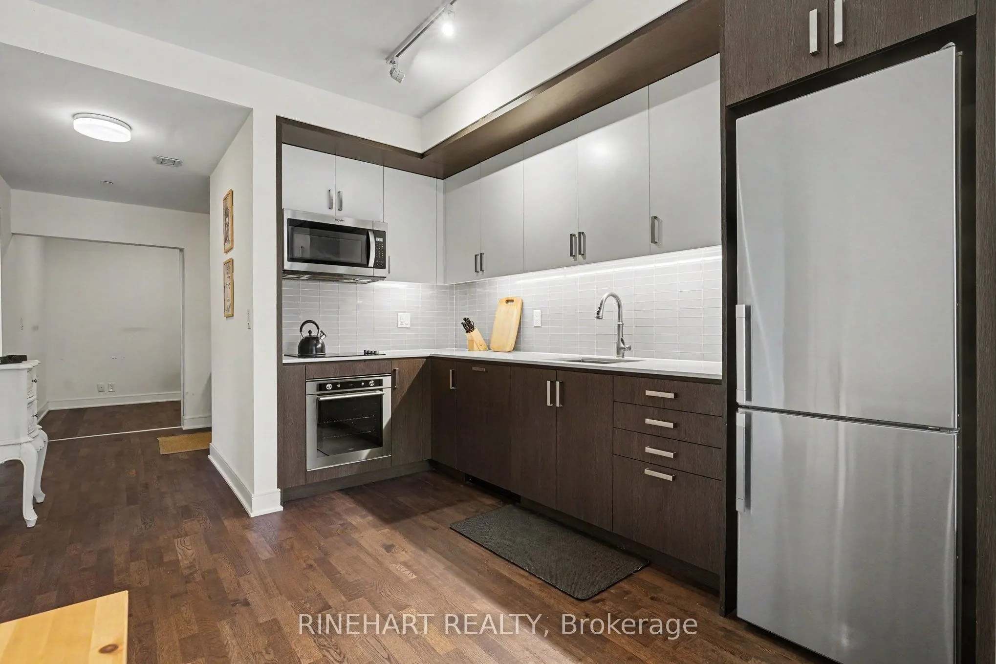 1575 Lakeshore Road W #352