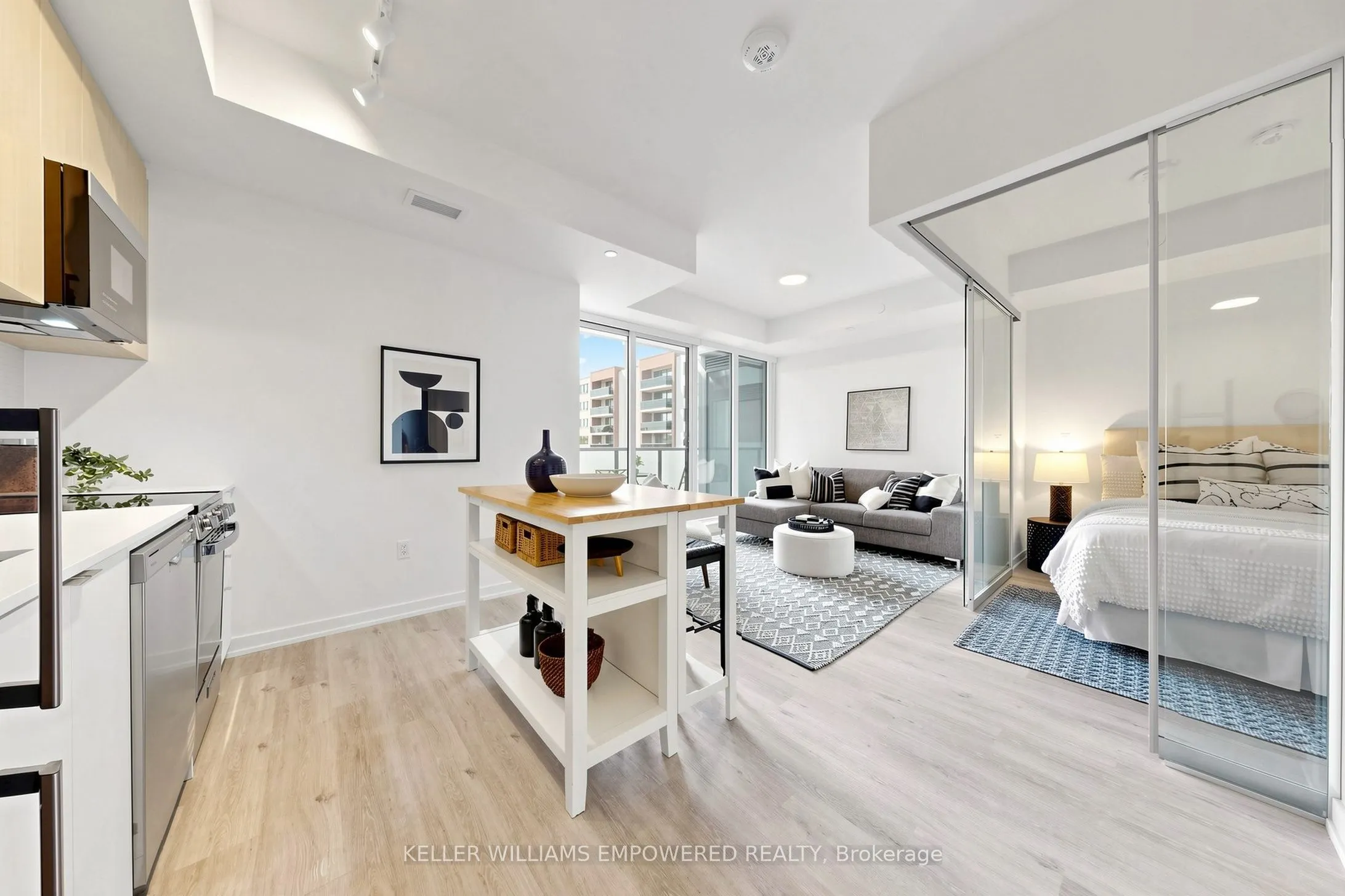 4365 Bloor Street W #601