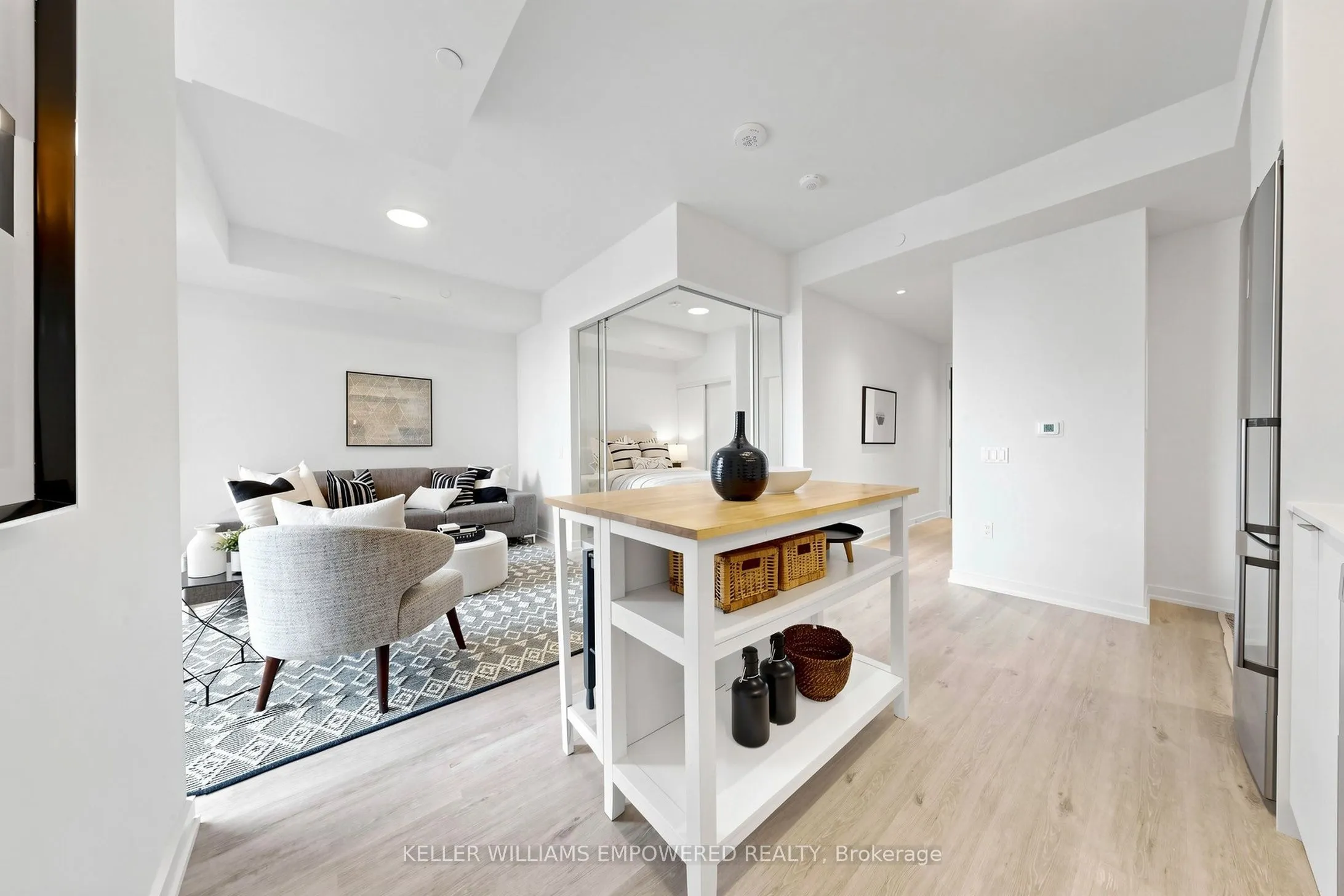 4365 Bloor Street W #601